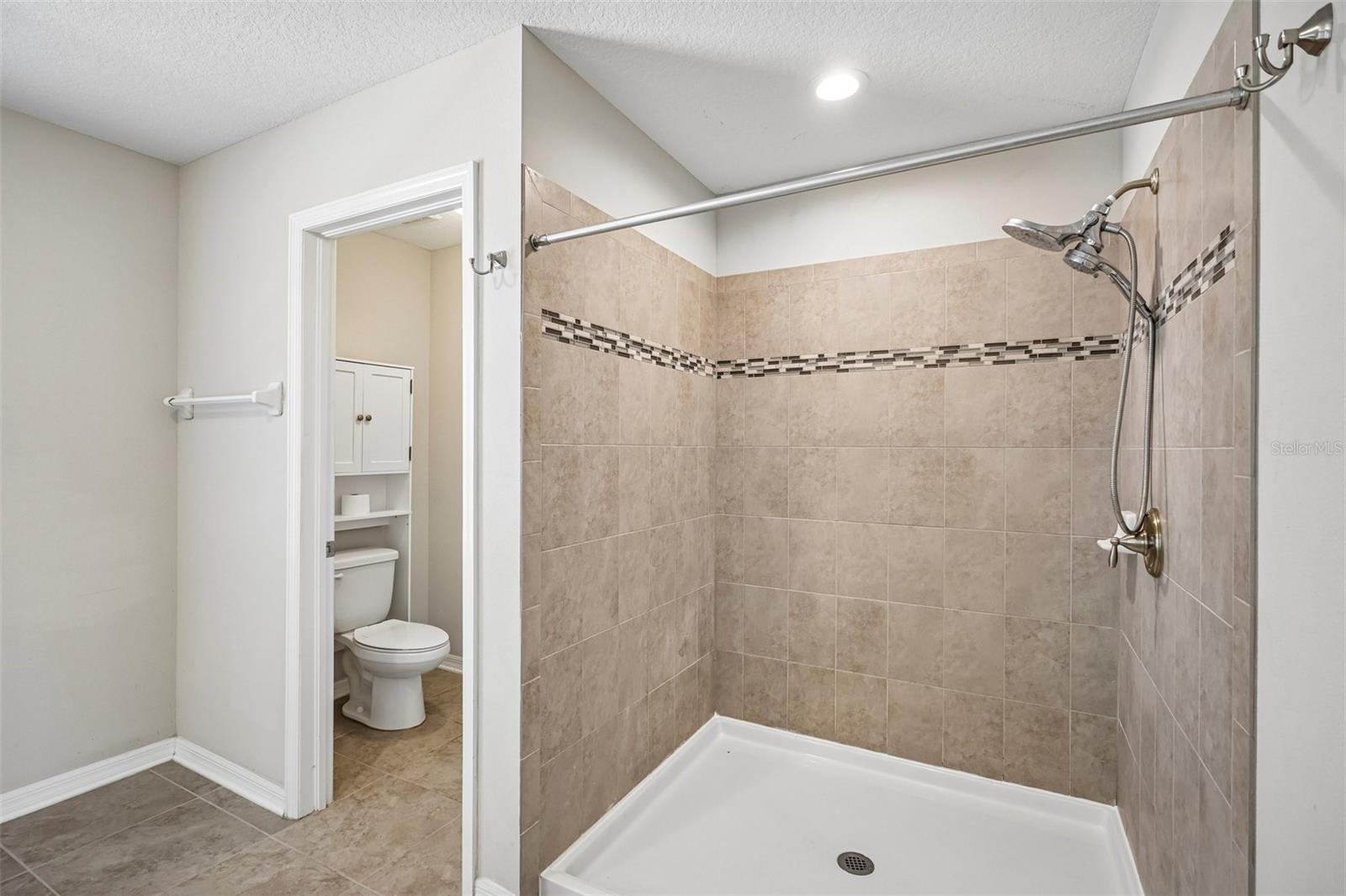 18576 OBREGAN DR — photo 28