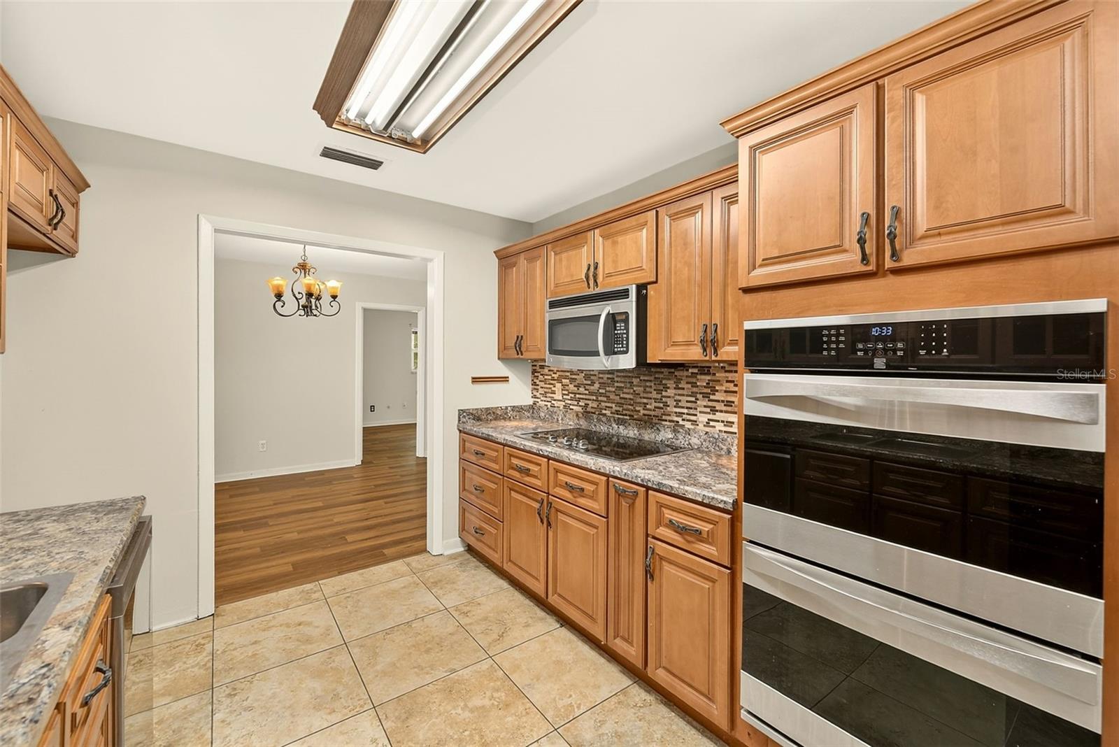 303 SAINT AUGUSTINE AVE — photo 18