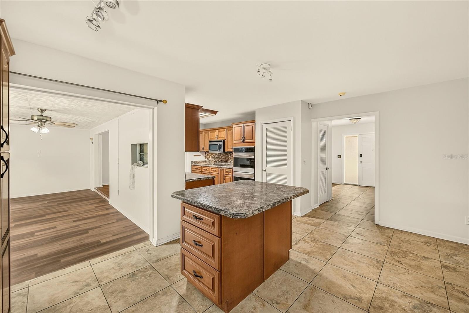 303 SAINT AUGUSTINE AVE — photo 14