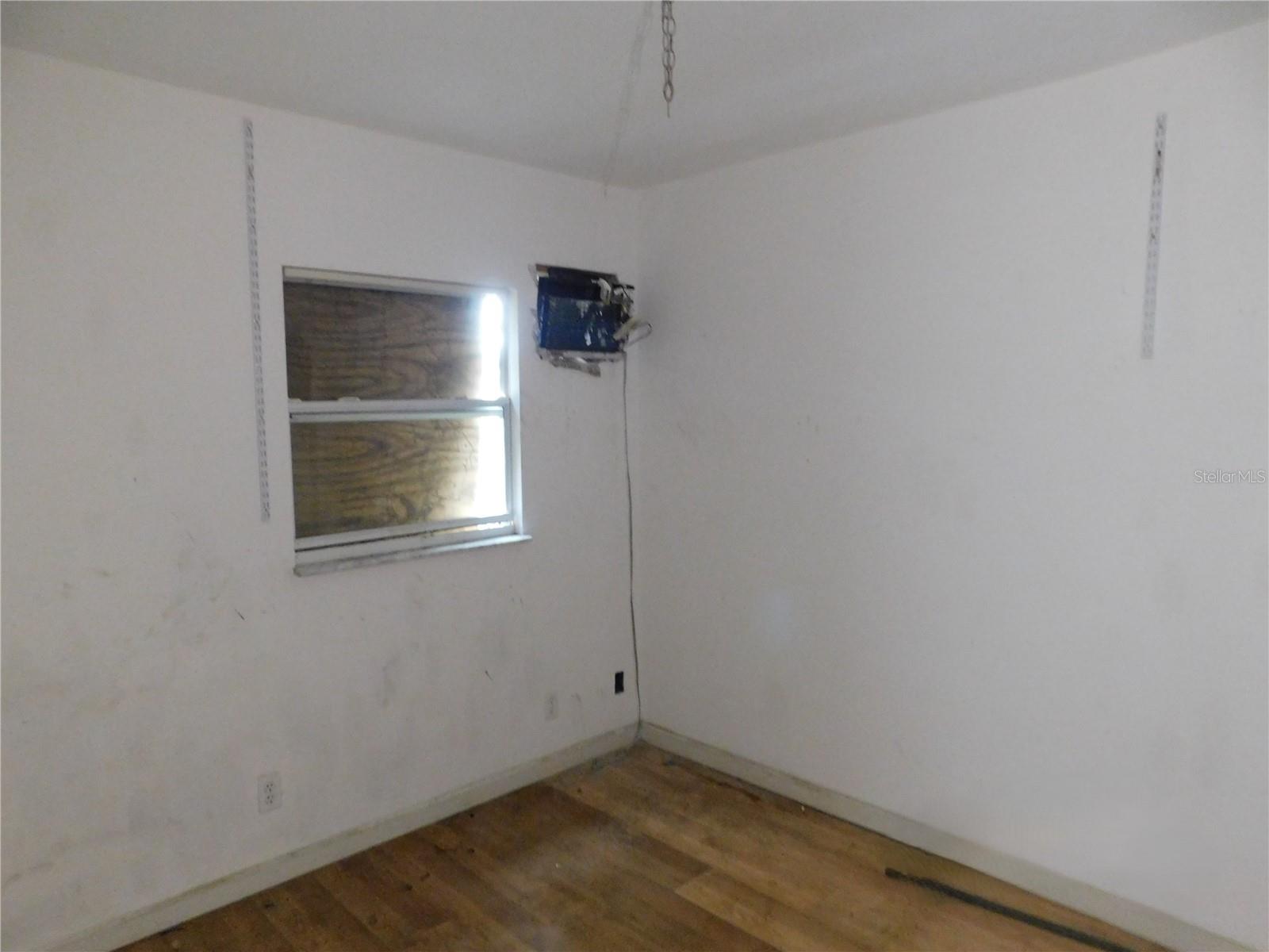 911 12TH AVE W — photo 11