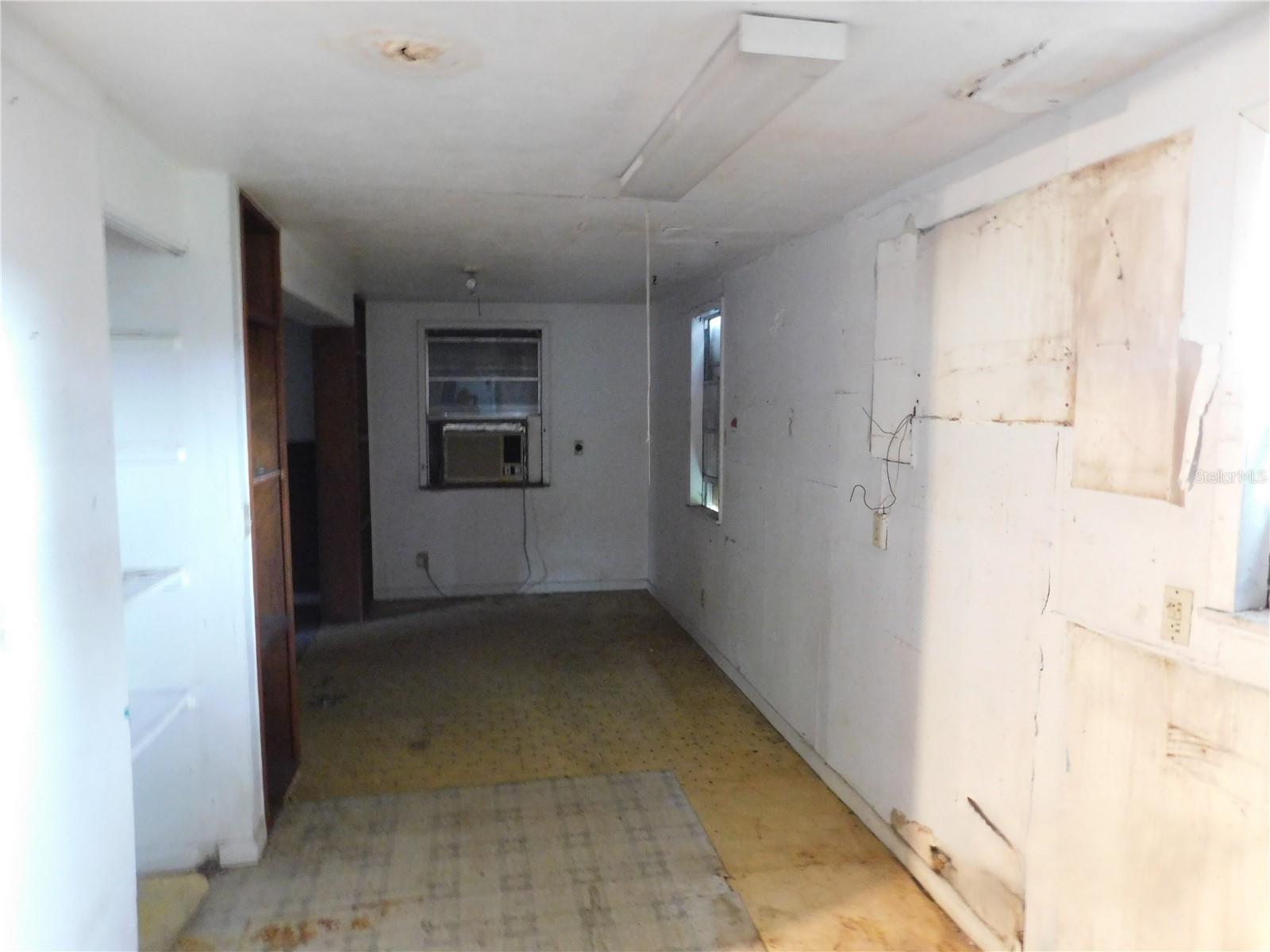 911 12TH AVE W — photo 21