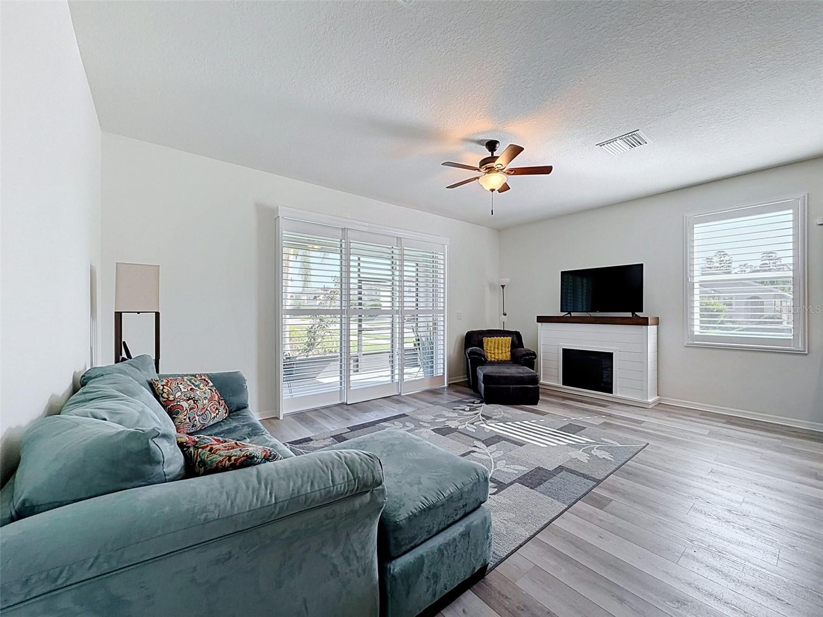 16189 GLOWING GROVE AVE — photo 19