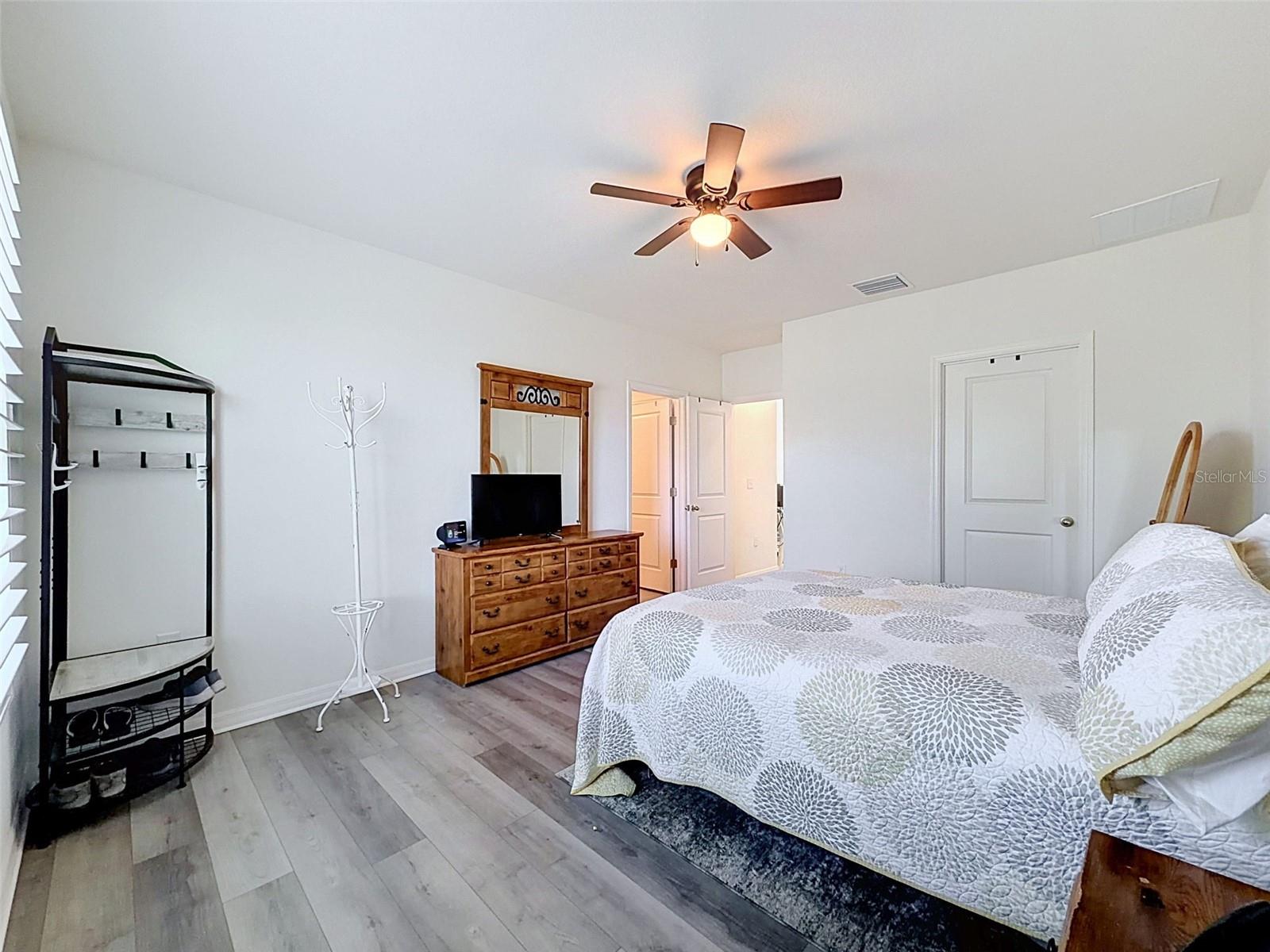 16189 GLOWING GROVE AVE — photo 28