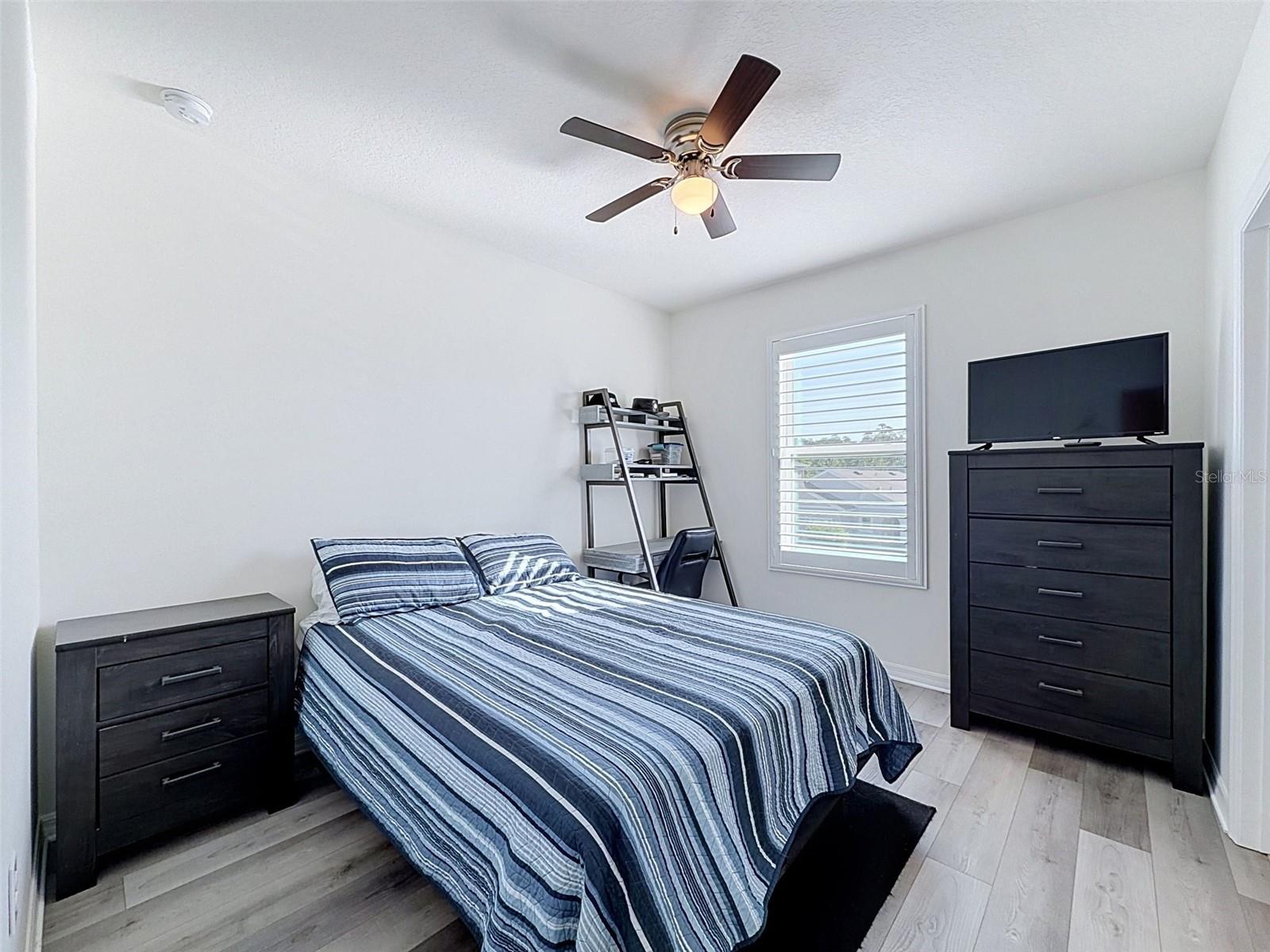 16189 GLOWING GROVE AVE — photo 31