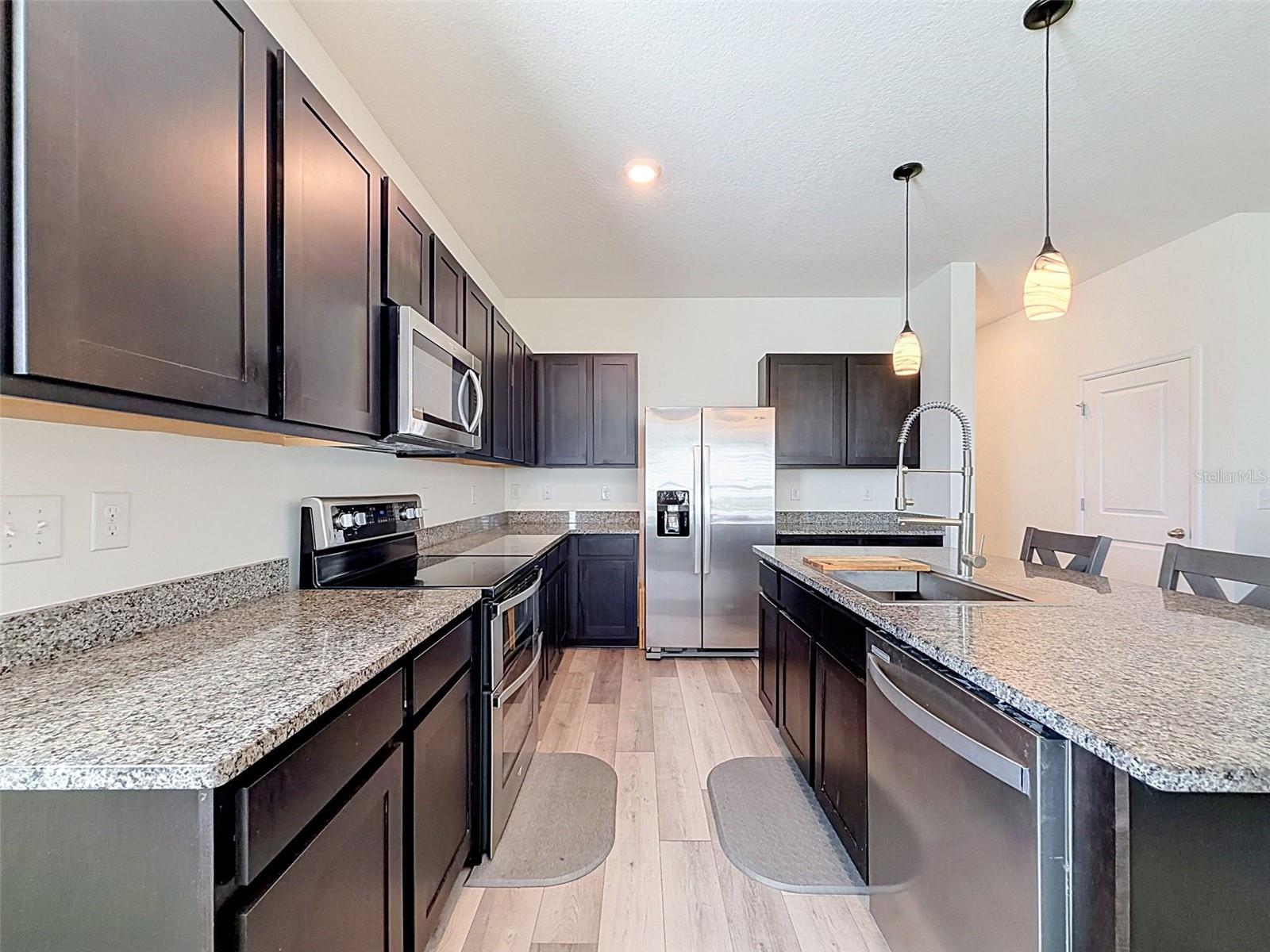 16189 GLOWING GROVE AVE — photo 11