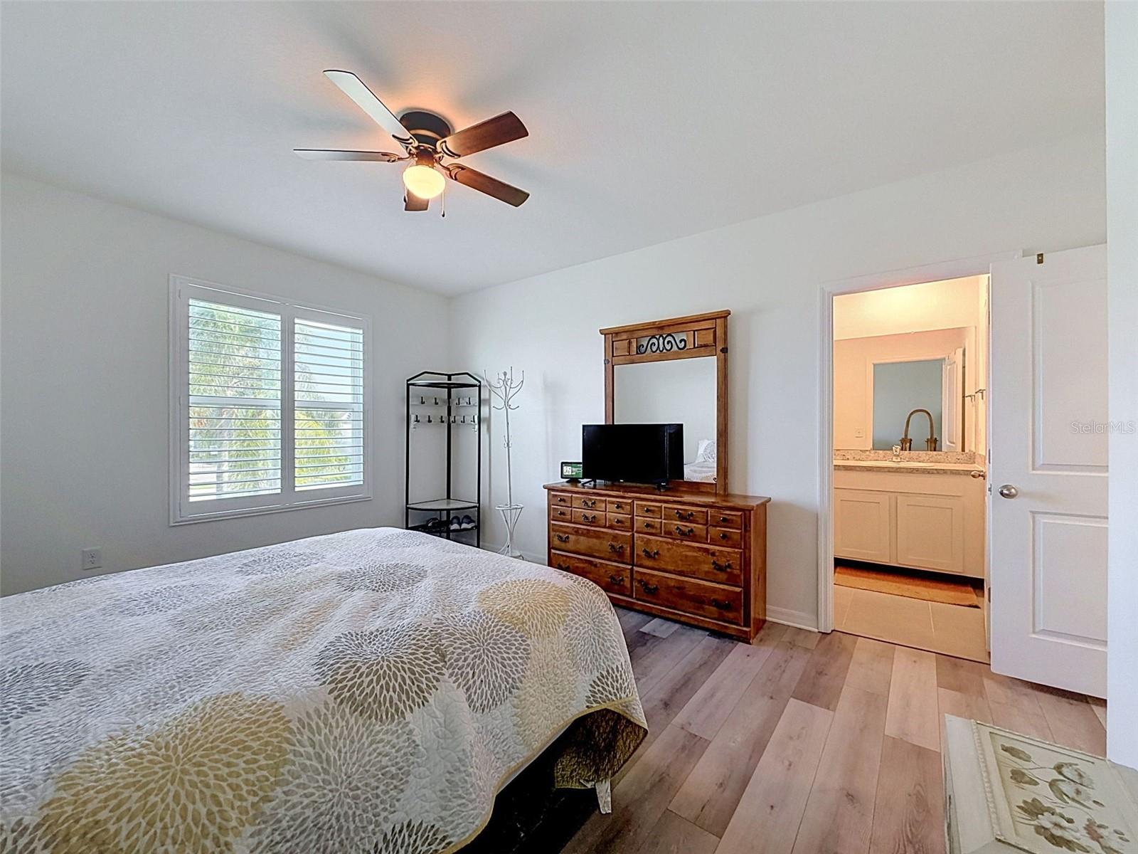 16189 GLOWING GROVE AVE — photo 27