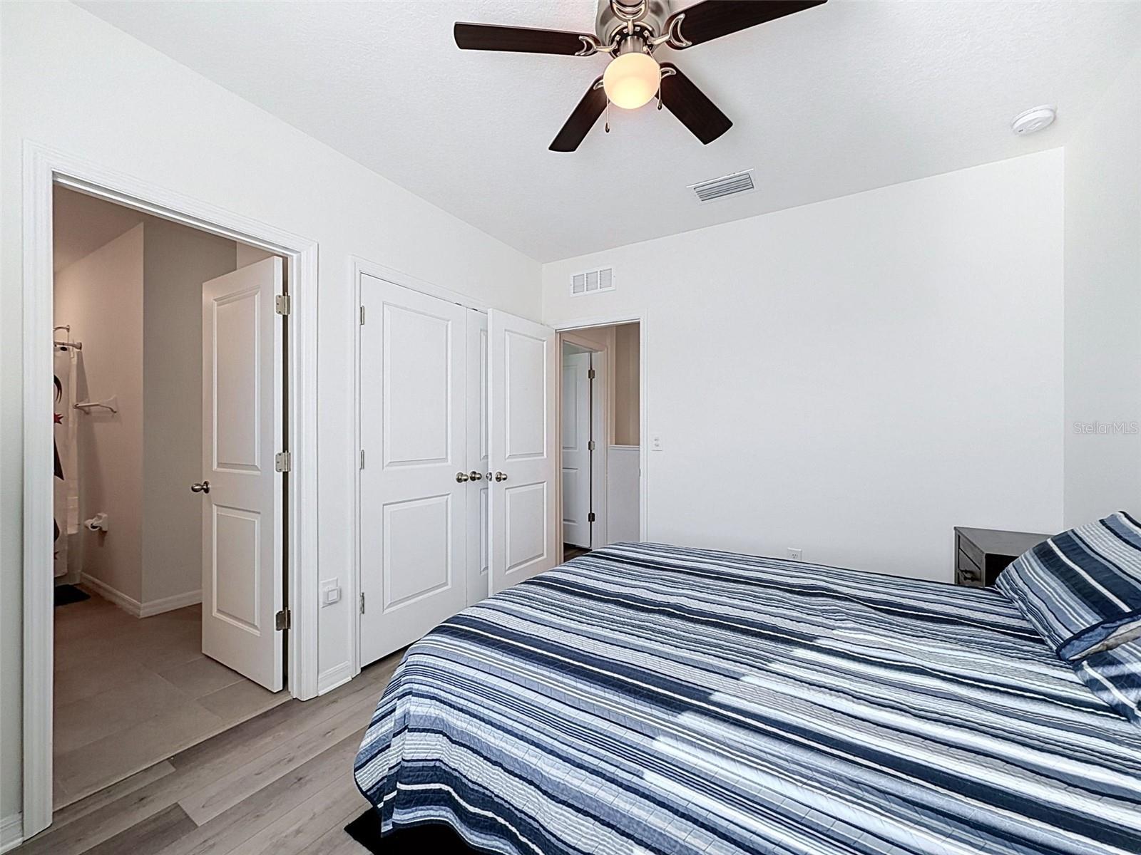 16189 GLOWING GROVE AVE — photo 33