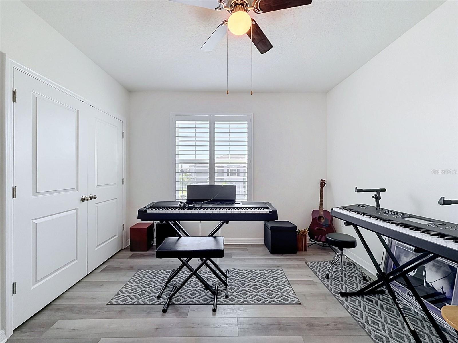 16189 GLOWING GROVE AVE — photo 37