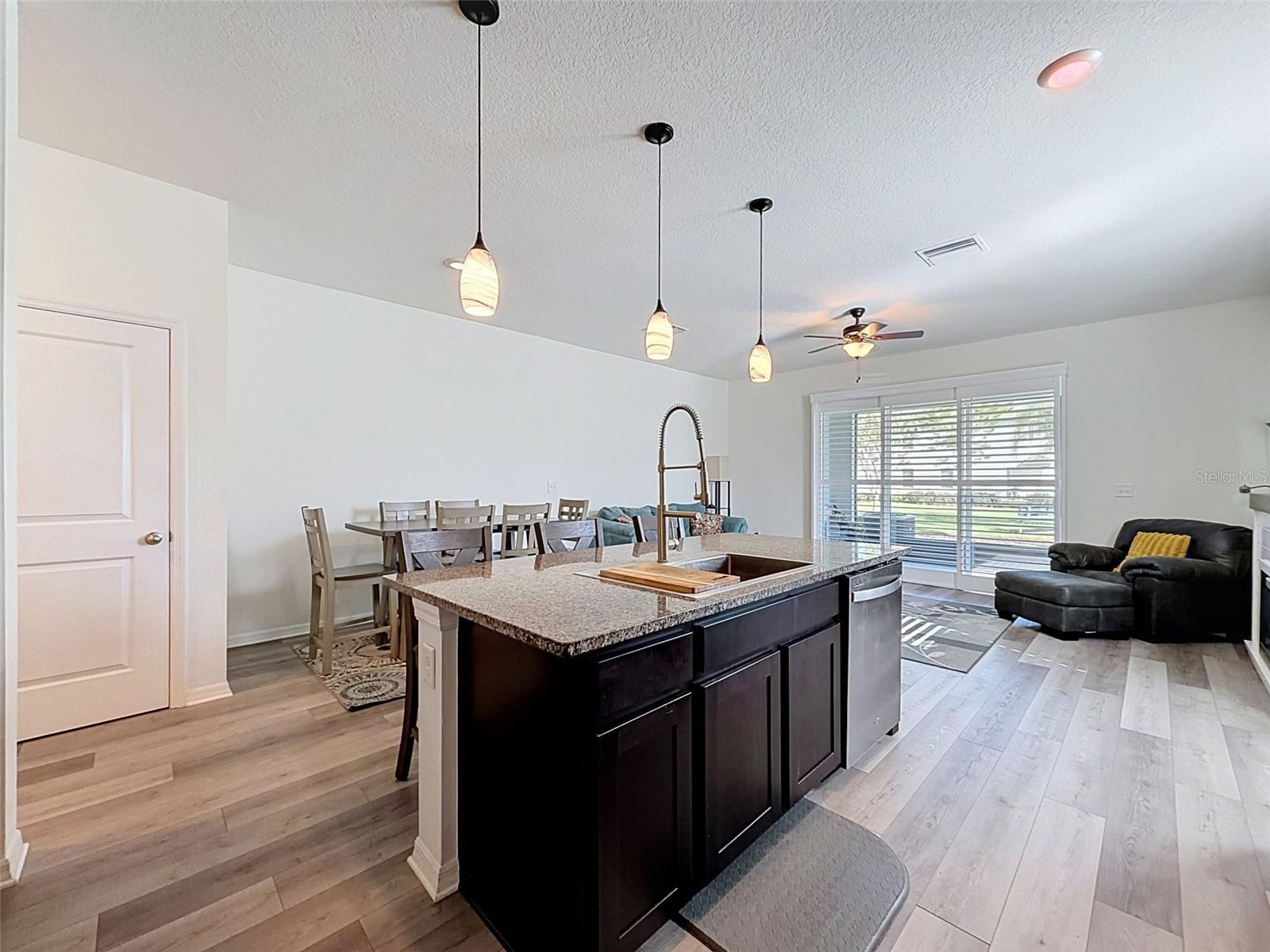 16189 GLOWING GROVE AVE — photo 14