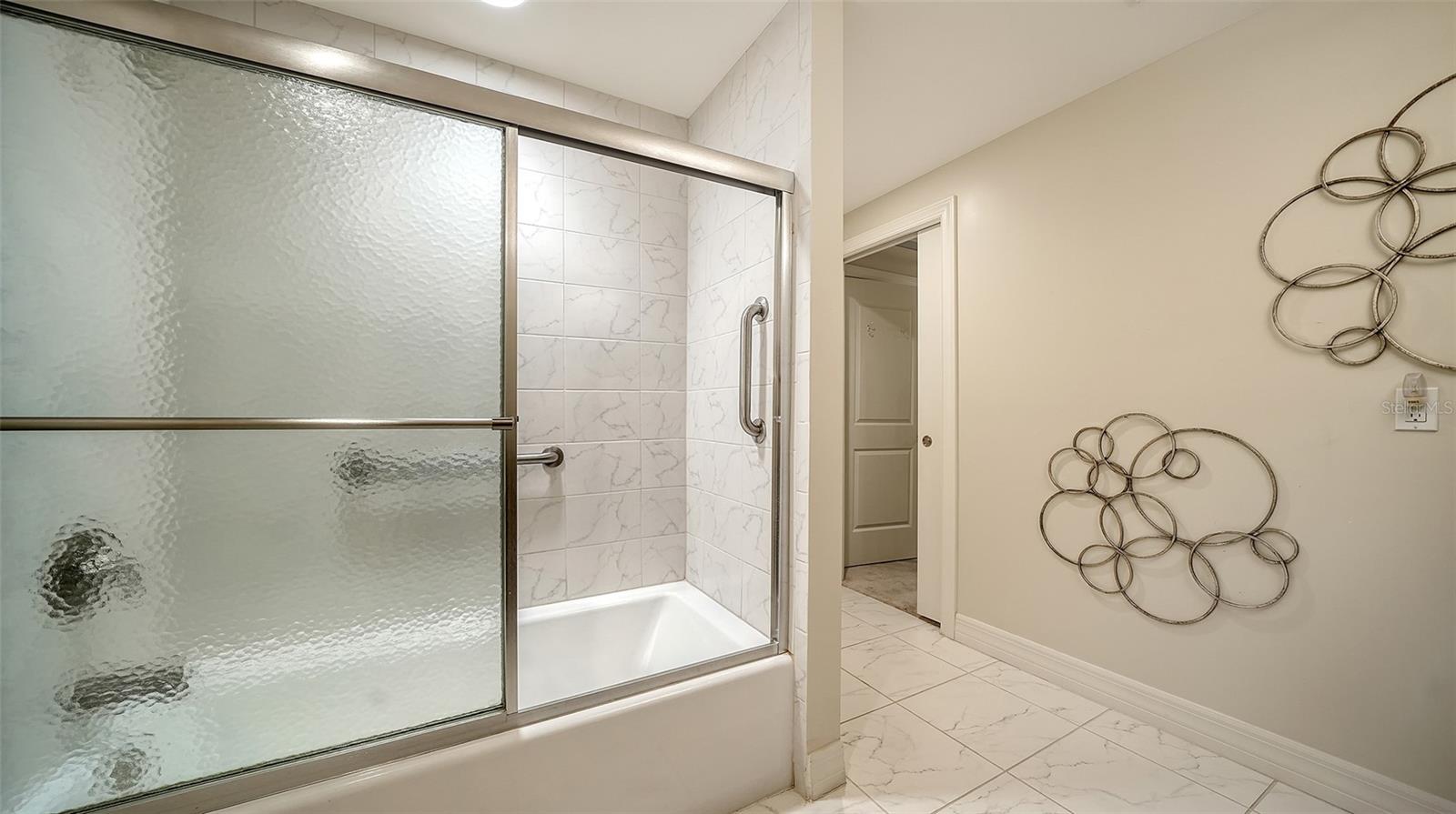 250 HIDDEN BAY DR #302 — photo 35