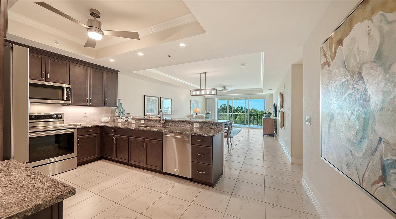 250 HIDDEN BAY DR #302 — photo 4