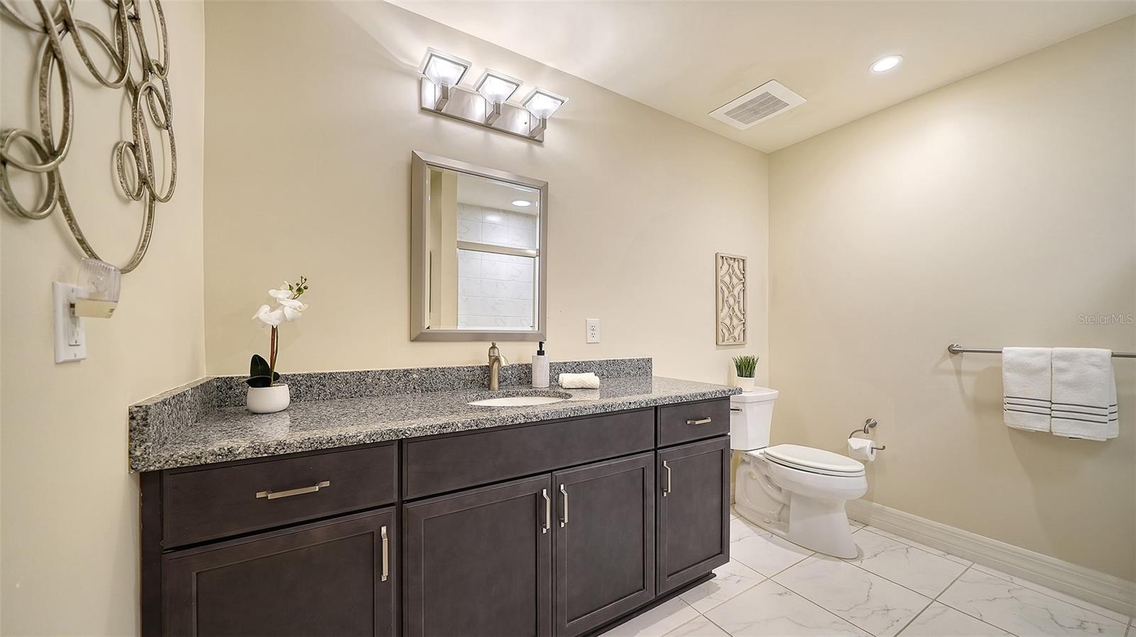 250 HIDDEN BAY DR #302 — photo 34
