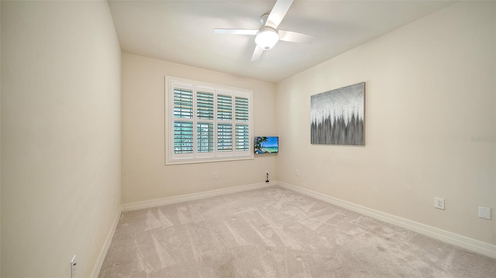 250 HIDDEN BAY DR #302 — photo 32