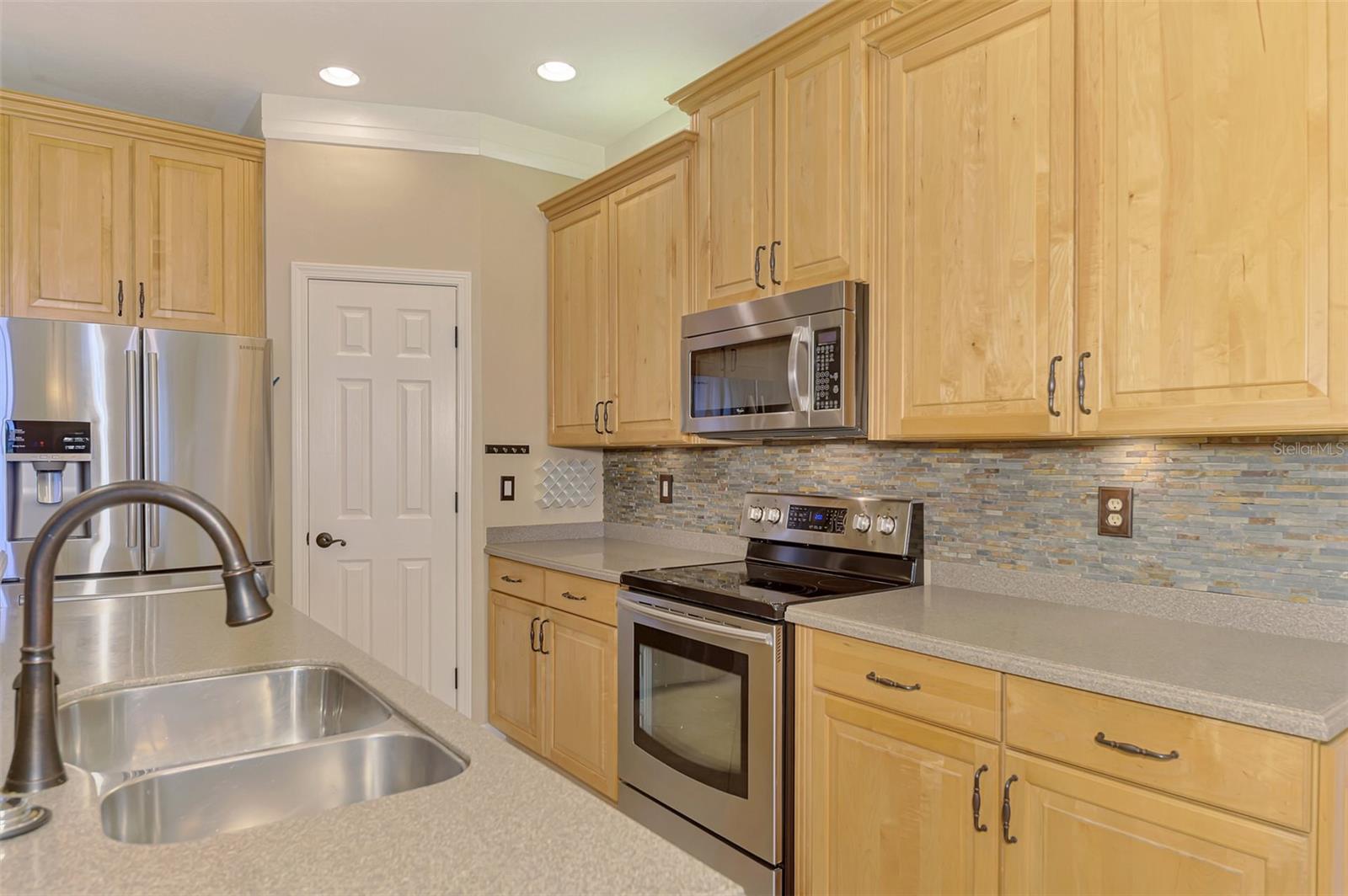 1359 MASENO DR — photo 21