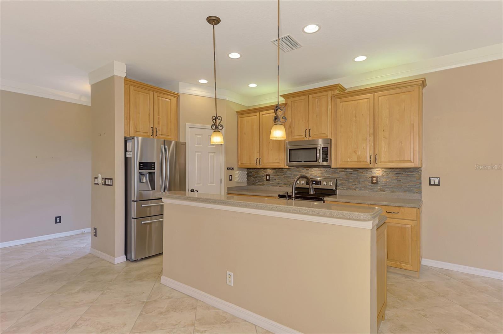 1359 MASENO DR — photo 18