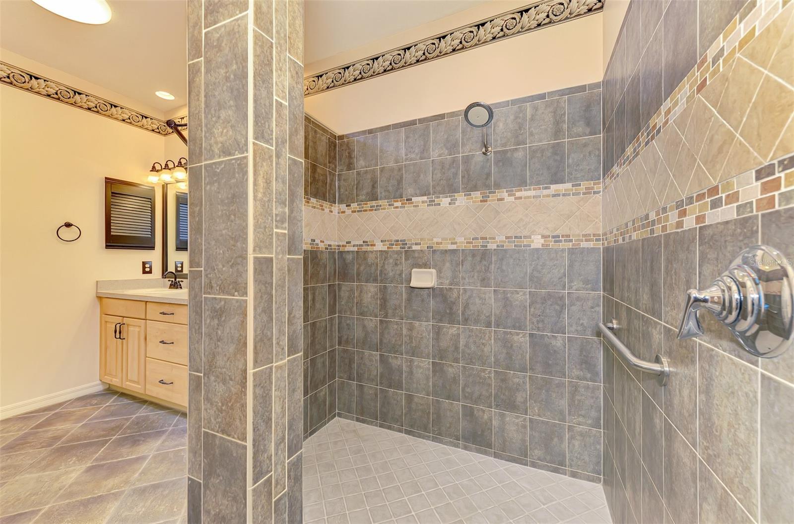 1359 MASENO DR — photo 38