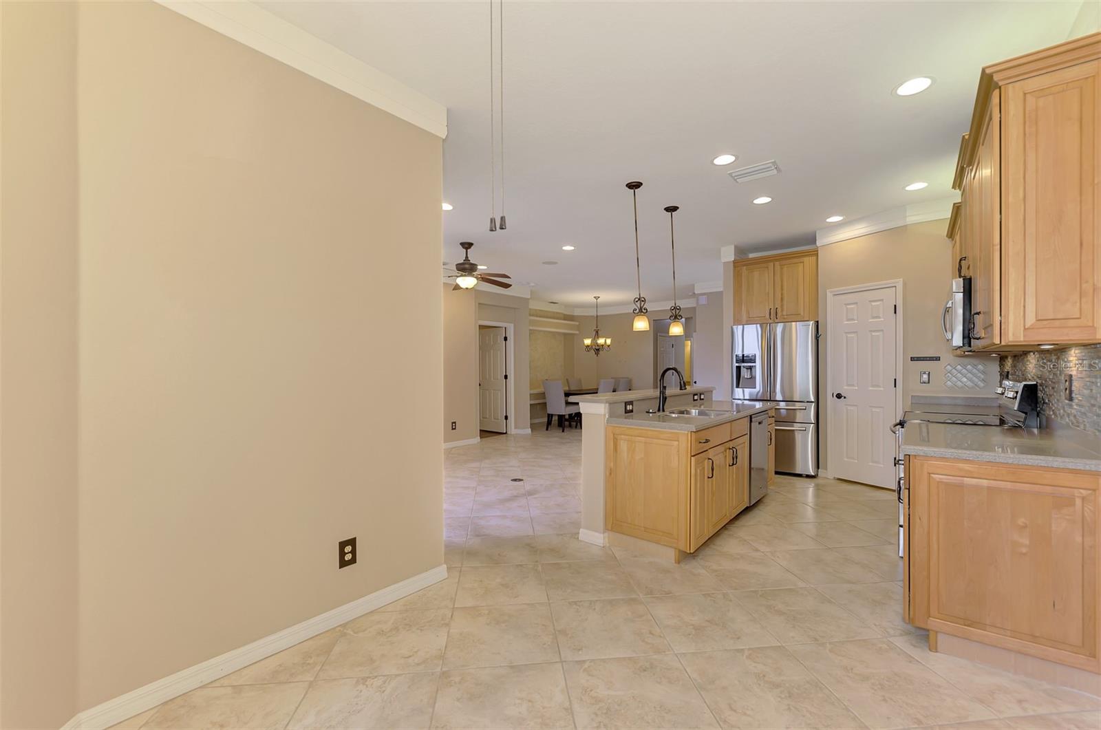 1359 MASENO DR — photo 29