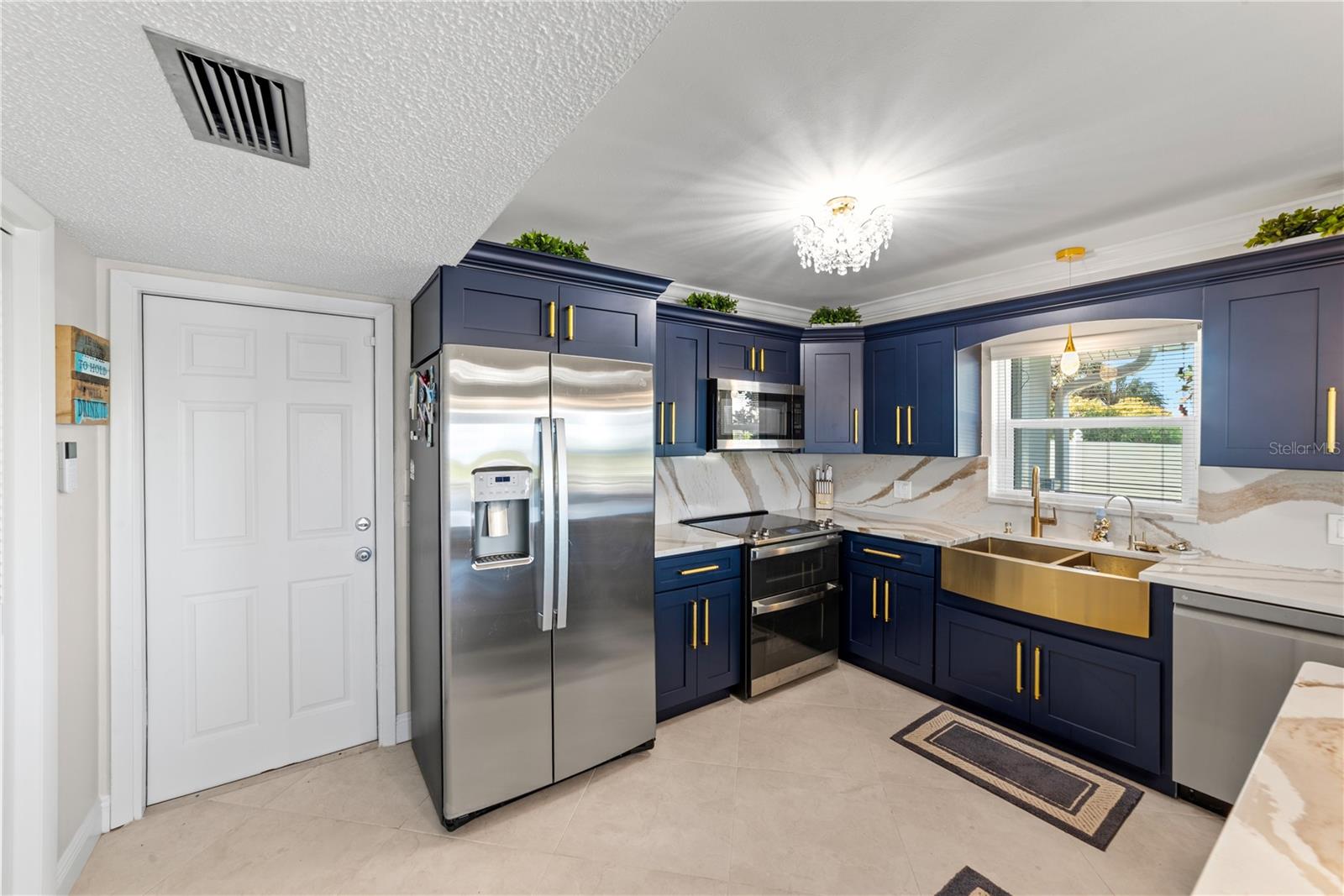 15723 DONZI DR — photo 16