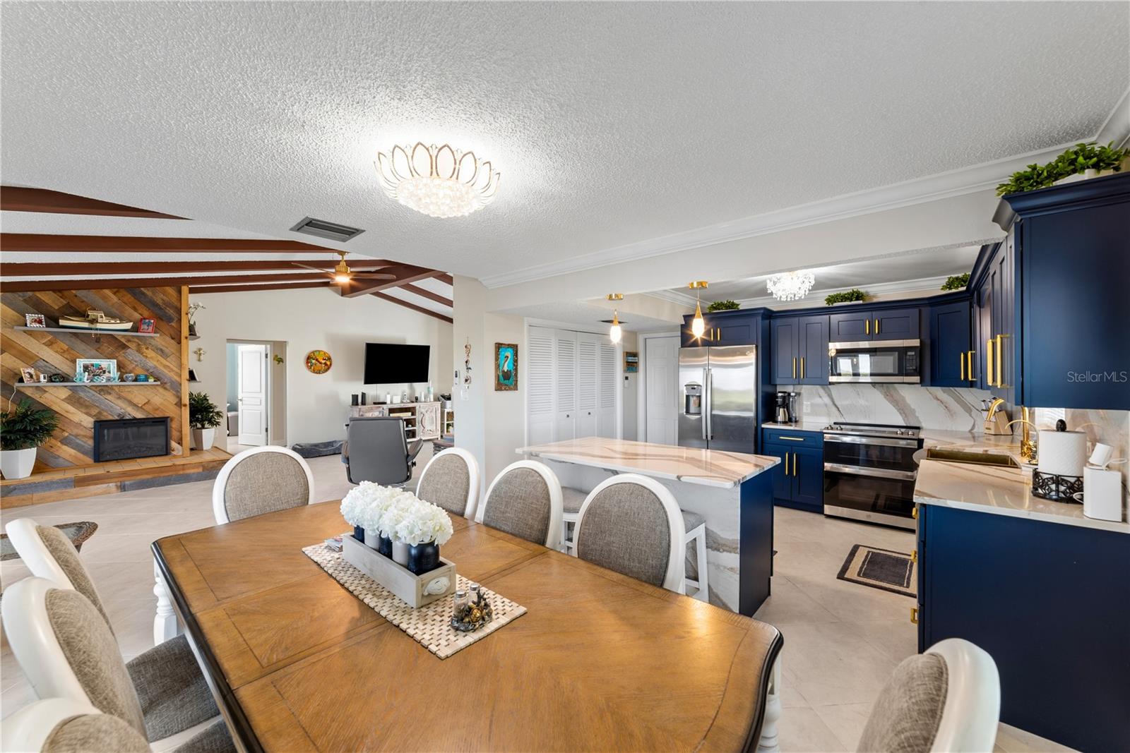 15723 DONZI DR — photo 12