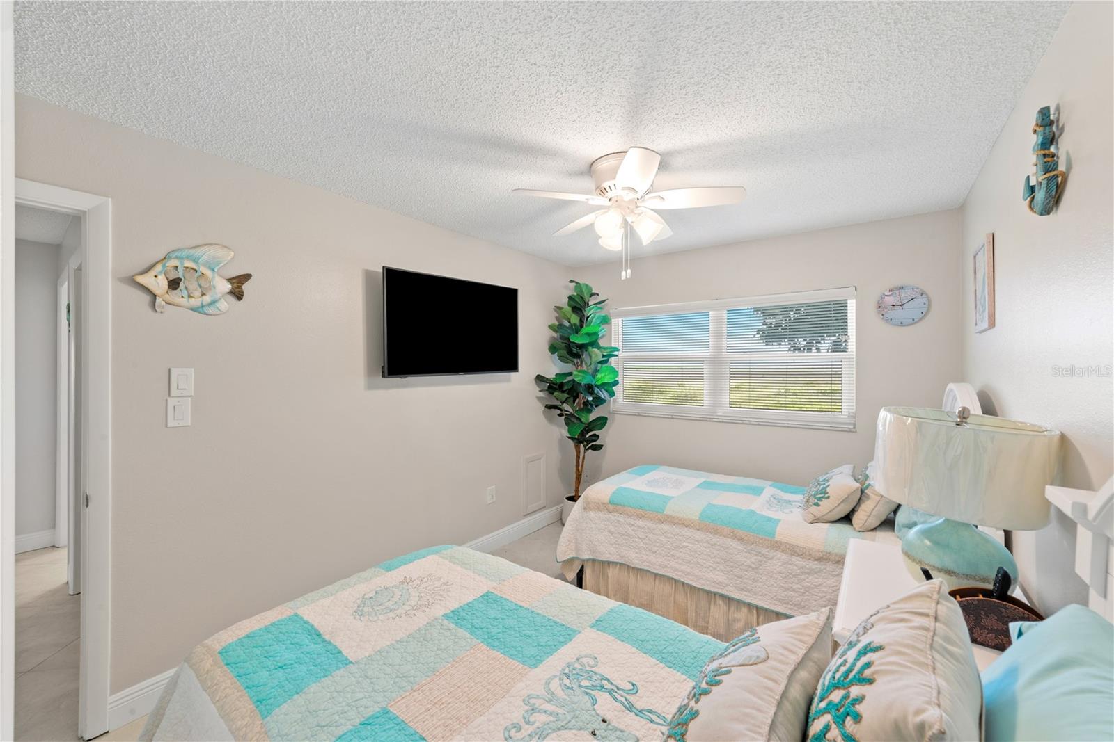 15723 DONZI DR — photo 28