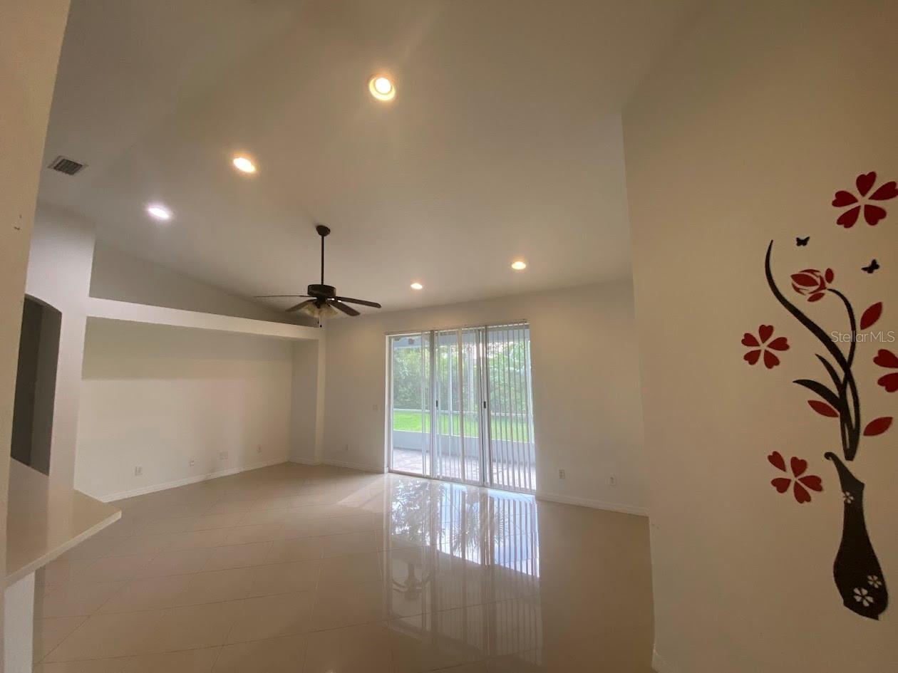 11744 HOLLY CREEK DR — photo 8