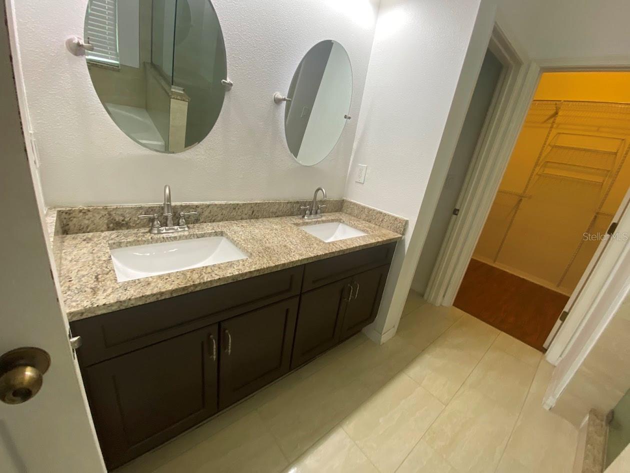 11744 HOLLY CREEK DR — photo 23