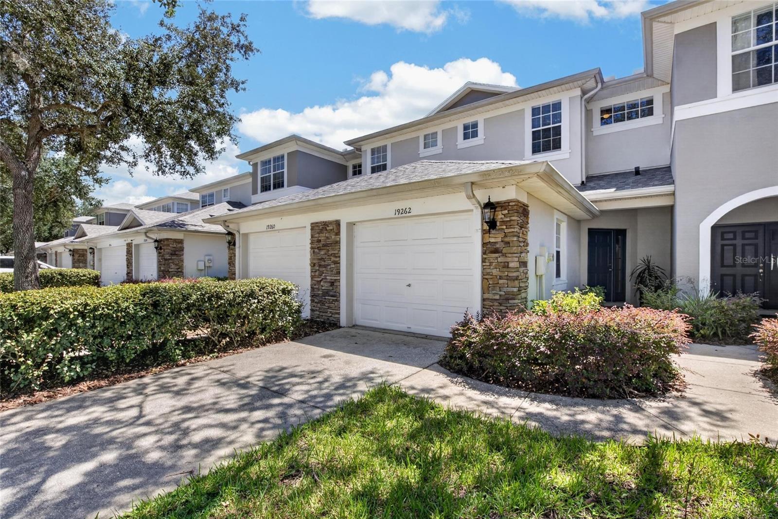 19262 STONE HEDGE DR — photo 37