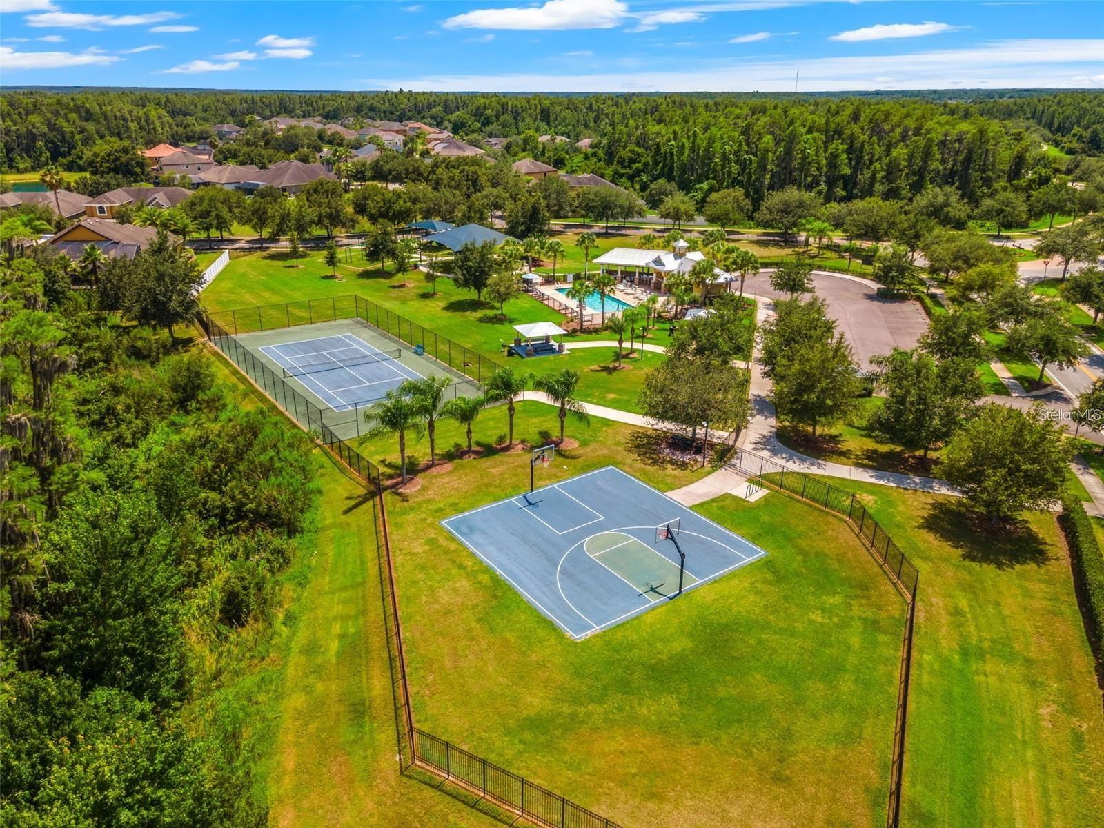 19262 STONE HEDGE DR — photo 43