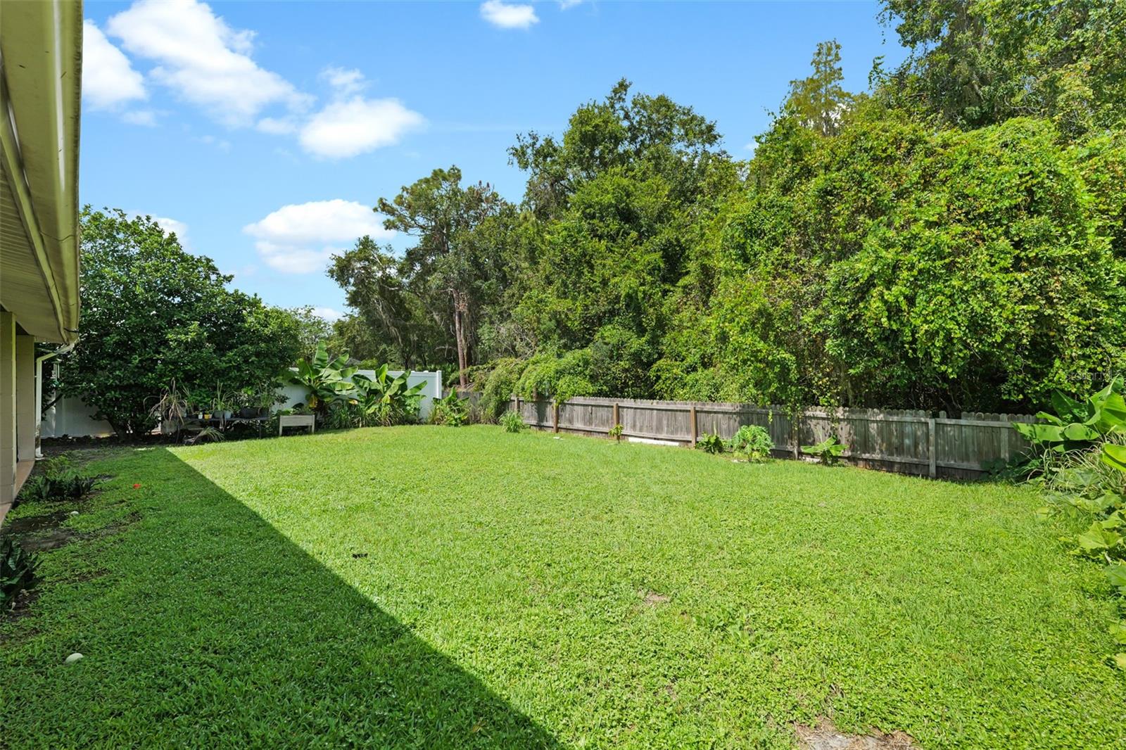 2101 SHELBOURNE CT — photo 30