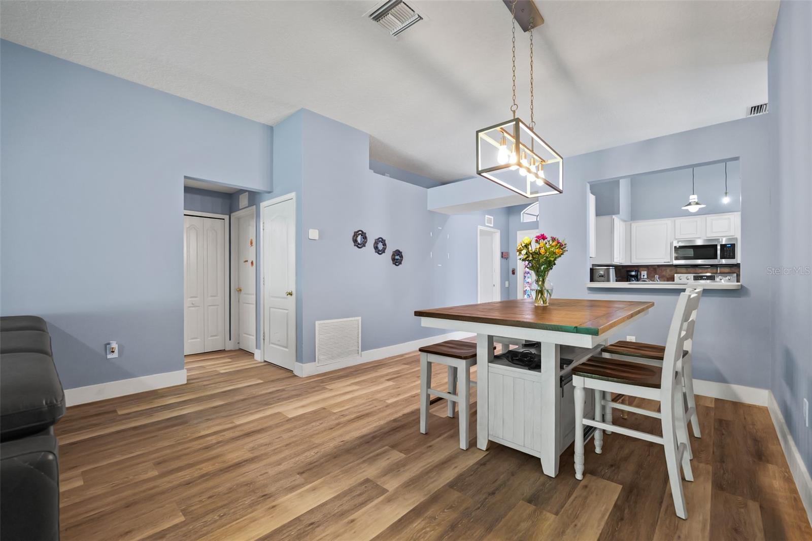2101 SHELBOURNE CT — photo 9