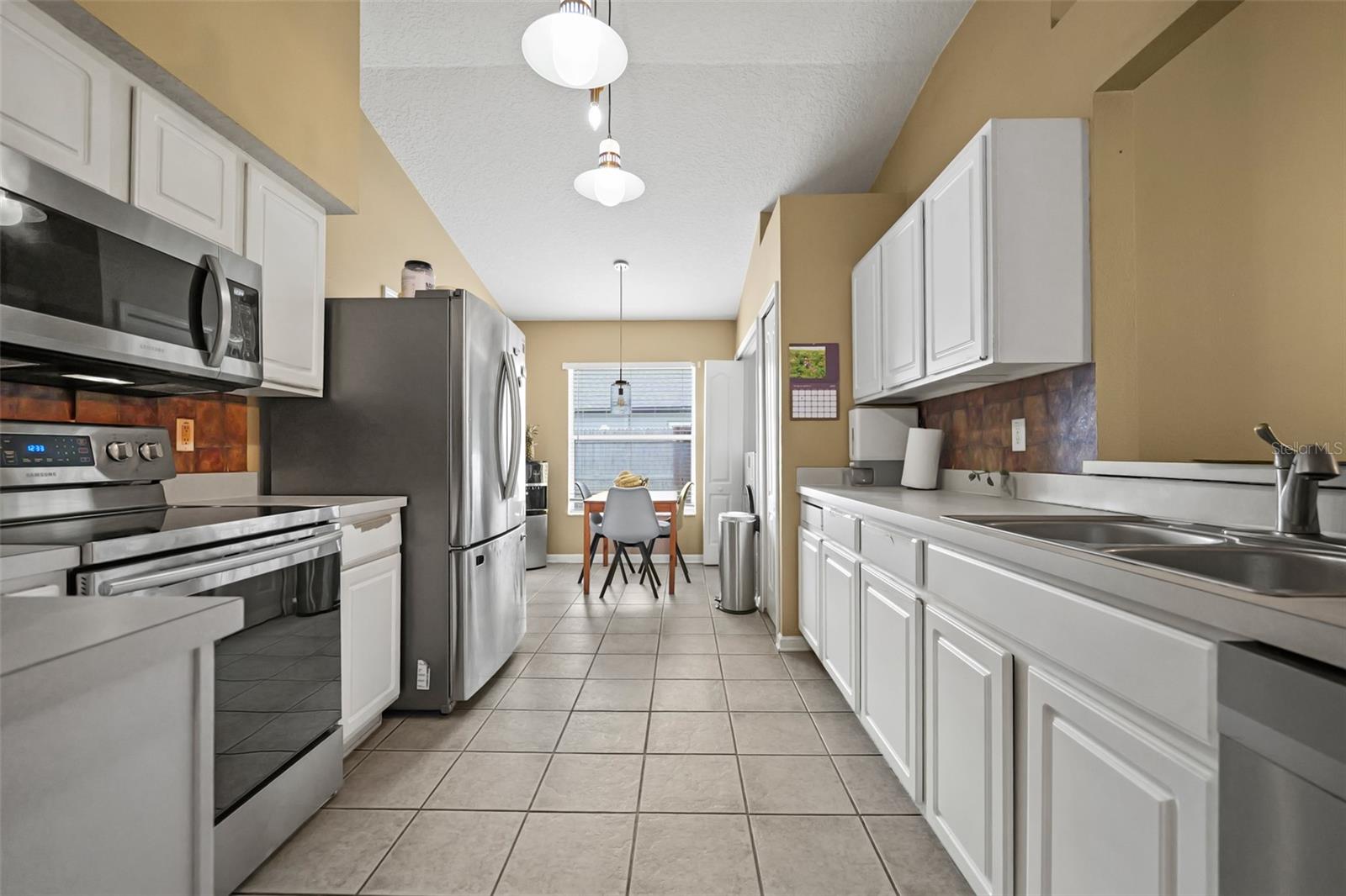 2101 SHELBOURNE CT — photo 4