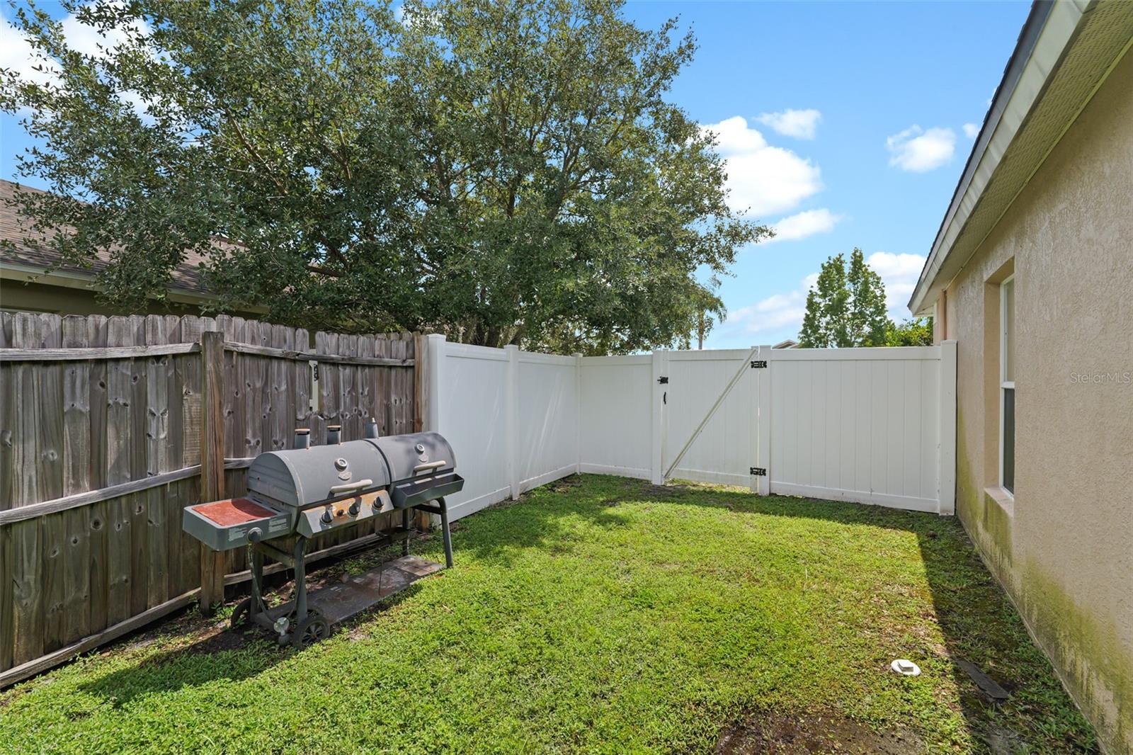 2101 SHELBOURNE CT — photo 33