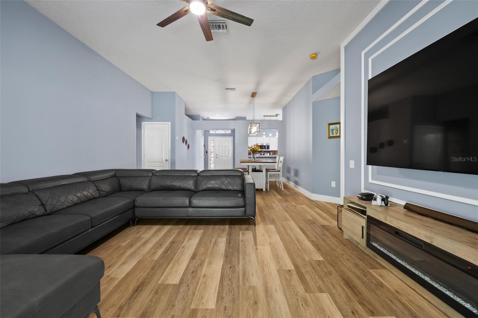 2101 SHELBOURNE CT — photo 12