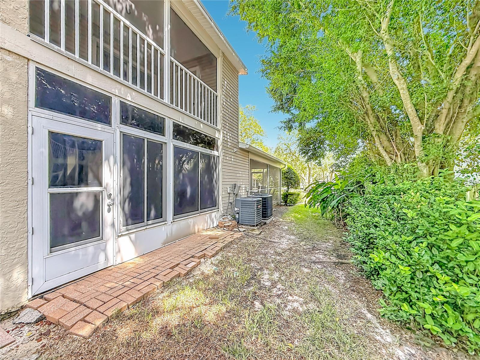 2106 CLOVER HILL RD — photo 13