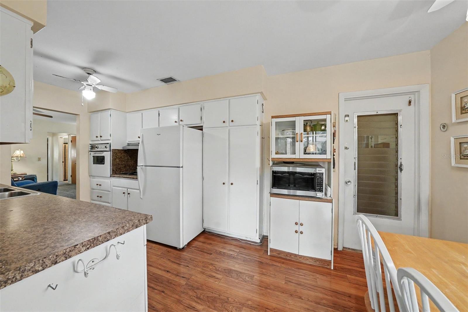 2400 INDIGO DR — photo 12
