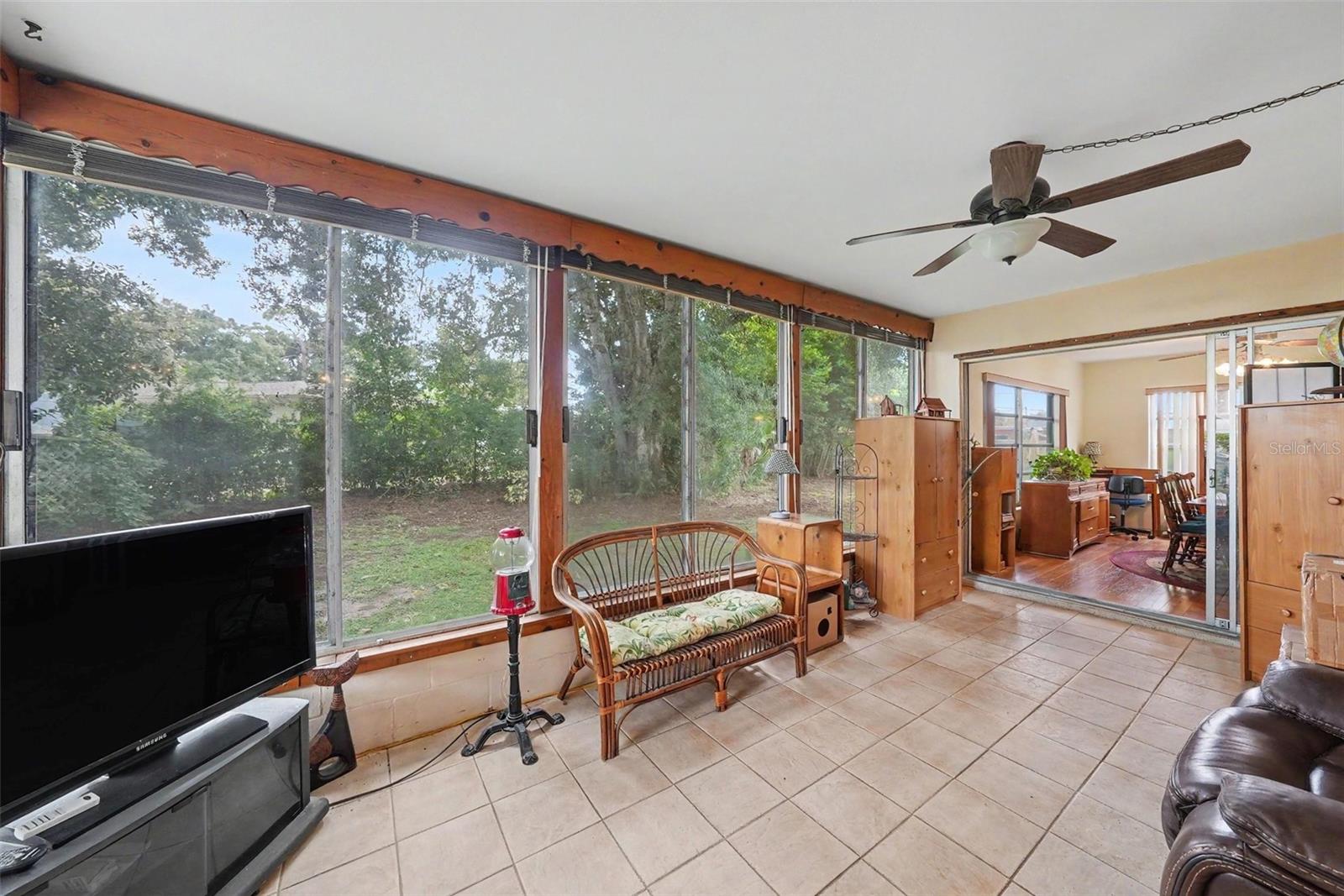 2400 INDIGO DR — photo 14