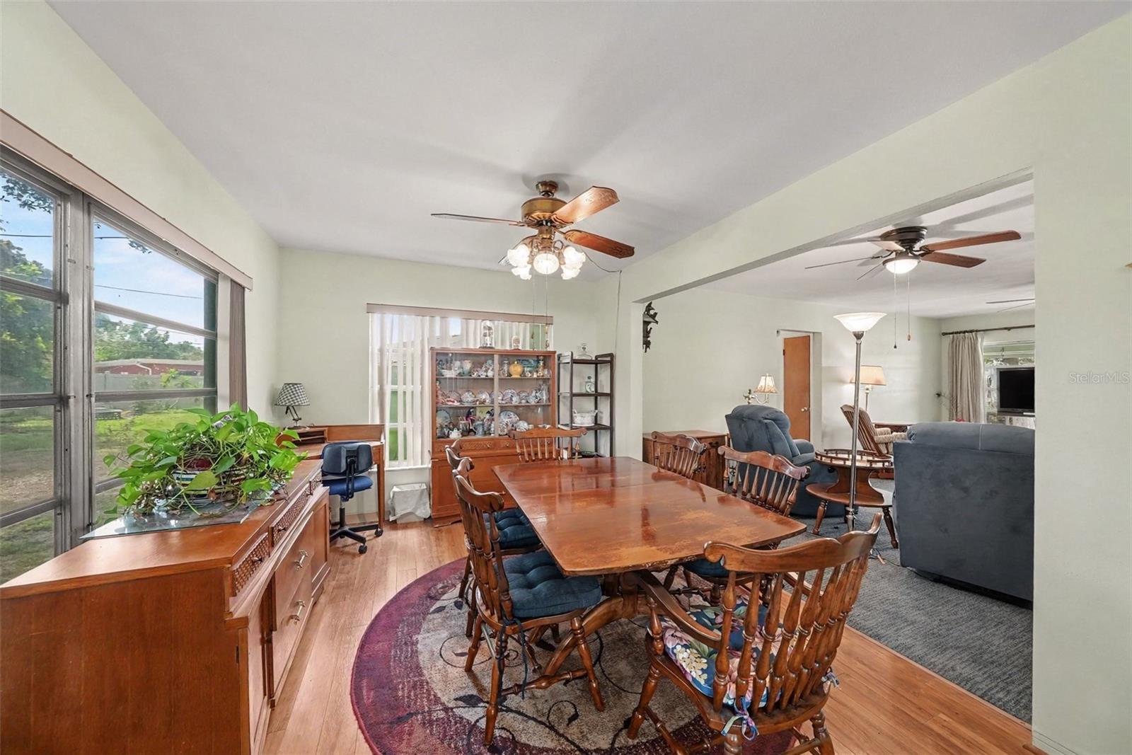 2400 INDIGO DR — photo 9