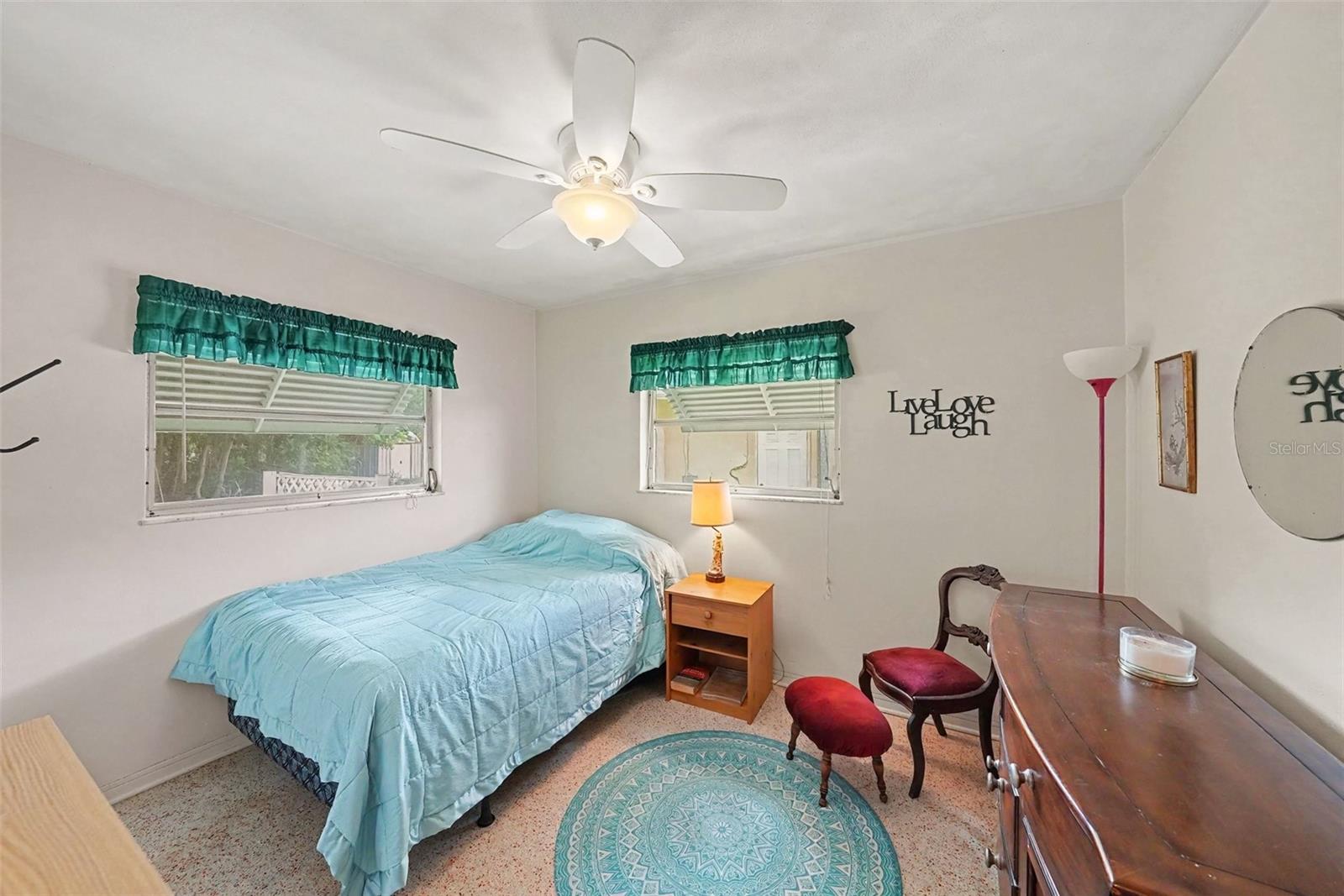 2400 INDIGO DR — photo 17