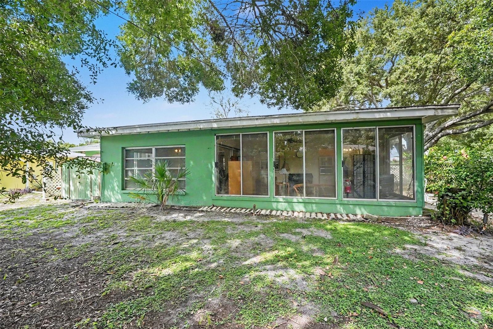 2400 INDIGO DR — photo 20
