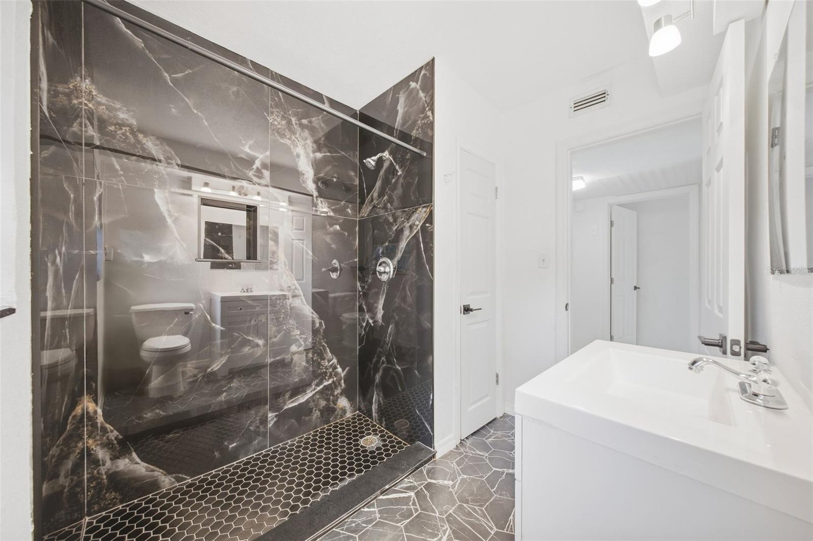 3916 W NORTH A ST — photo 13