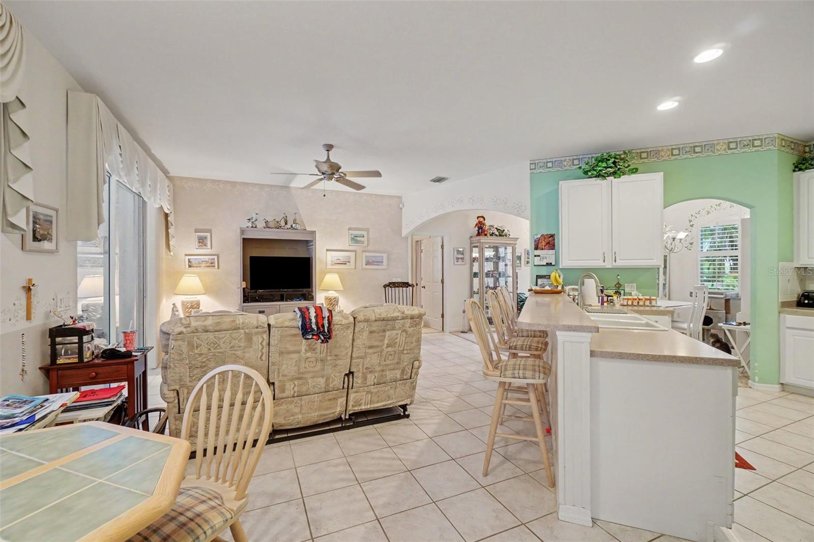 11825 HOLLYHOCK DR — photo 9