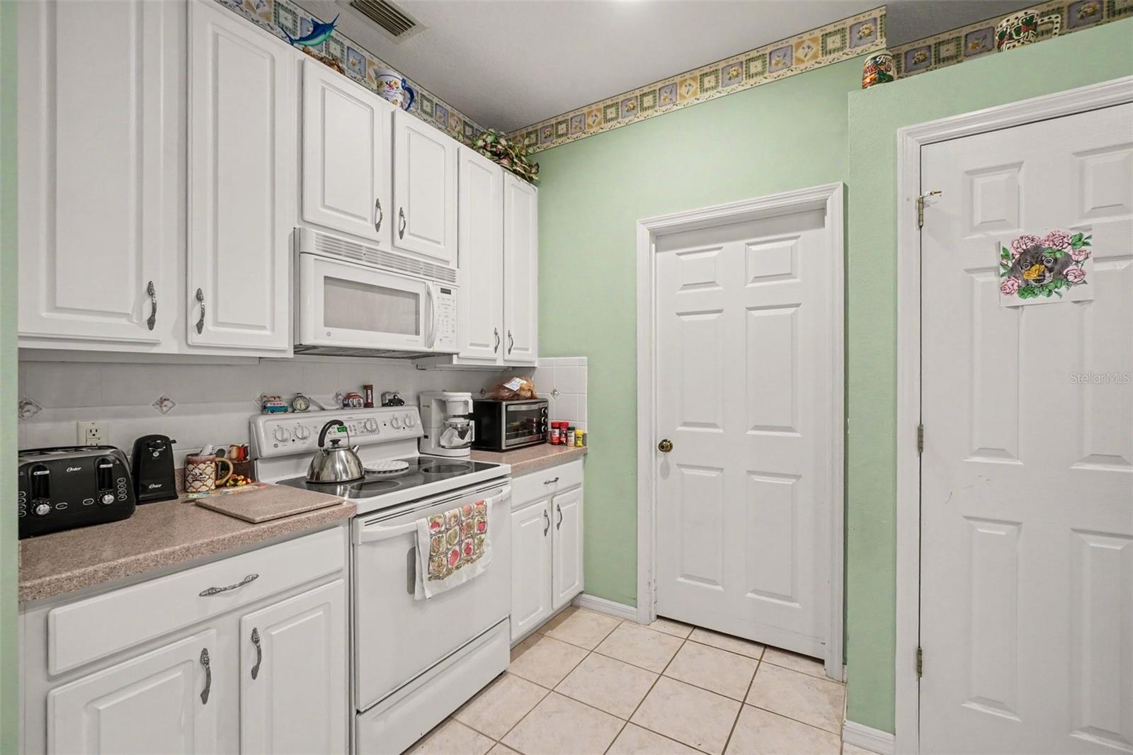 11825 HOLLYHOCK DR — photo 12