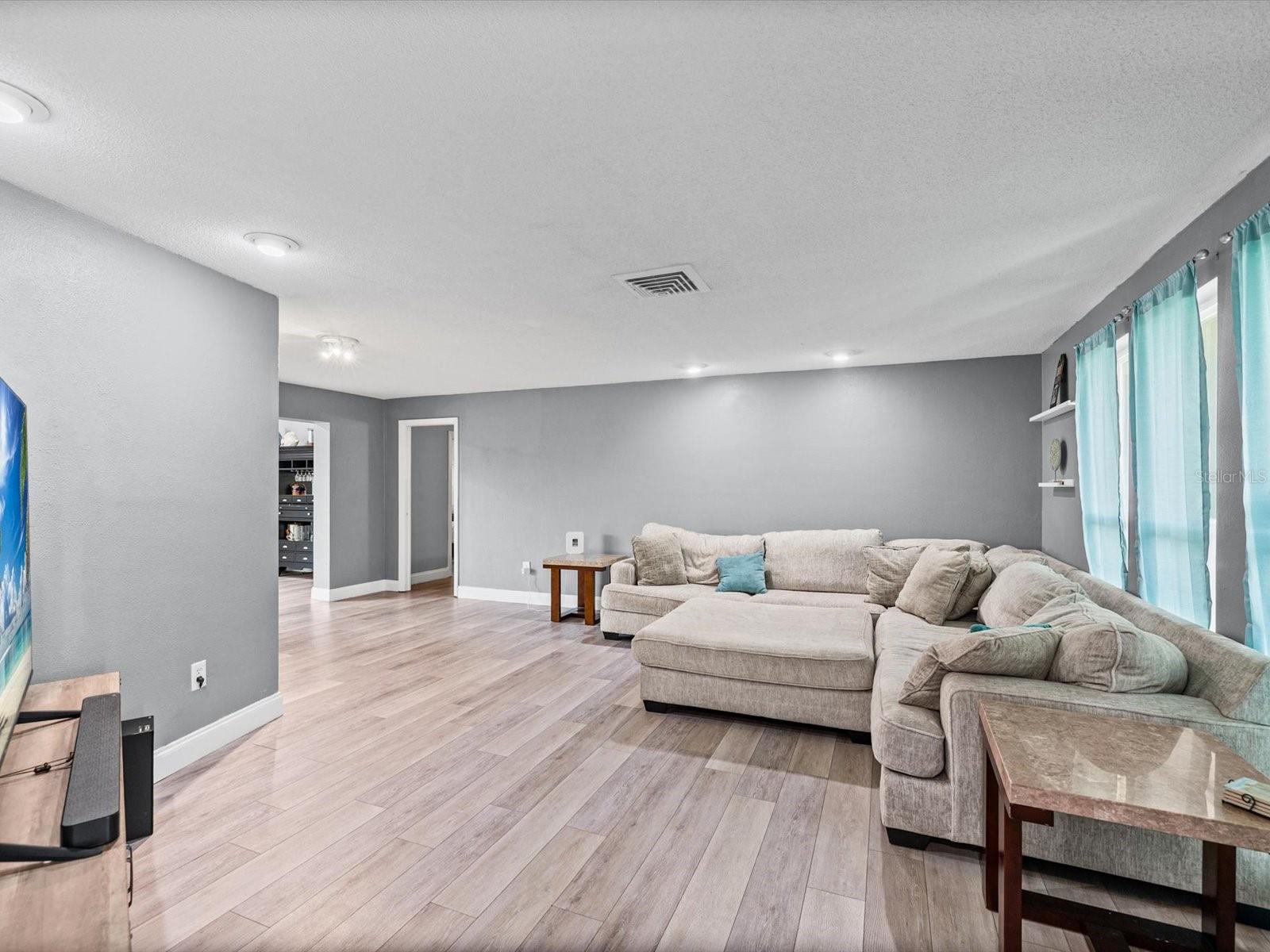 9633 PORTSIDE DR — photo 8