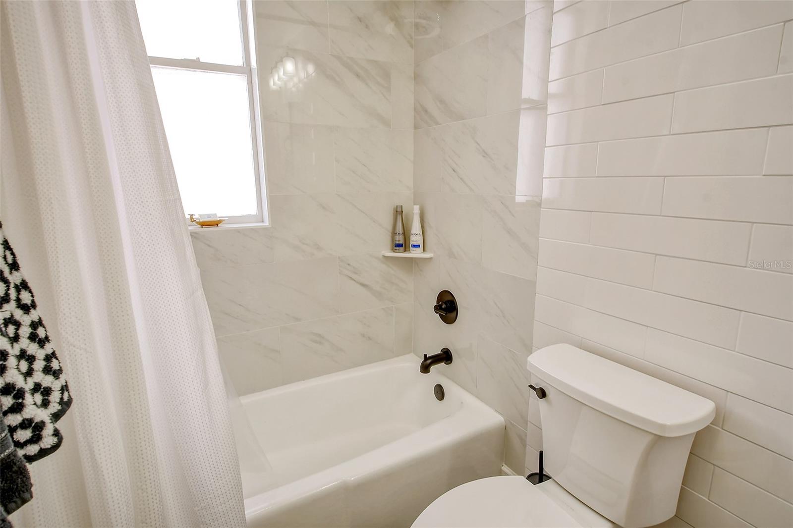 1221 N PALM AVE #305 — photo 20