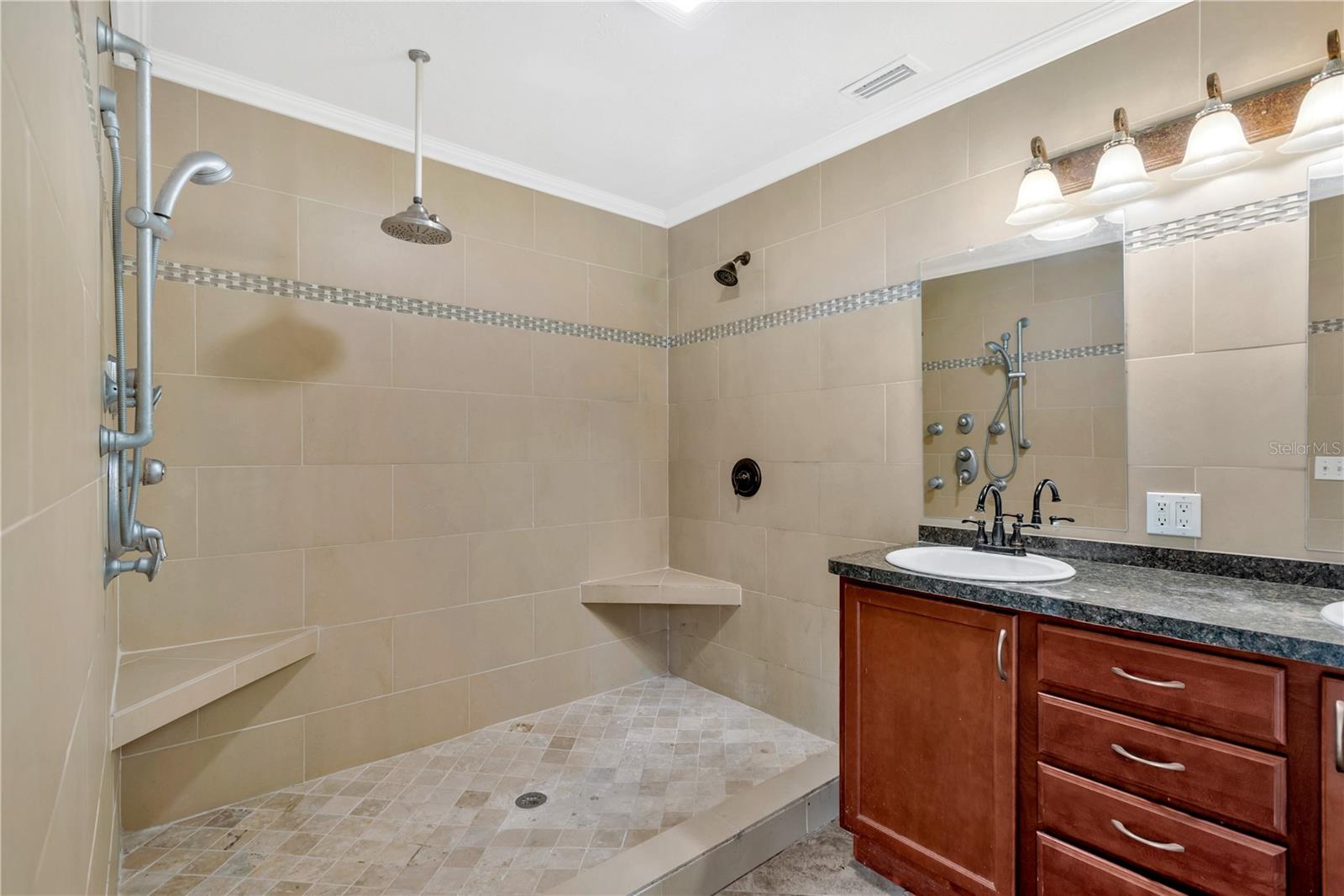 1801 CARLTON DR — photo 8