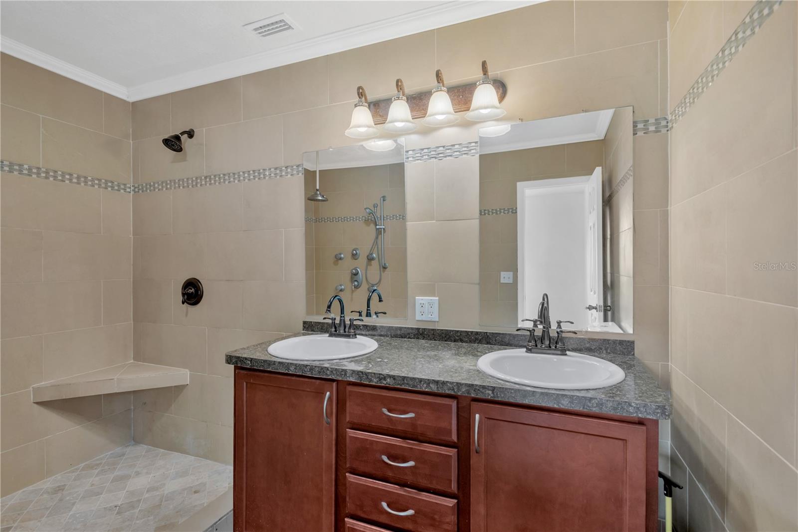 1801 CARLTON DR — photo 7