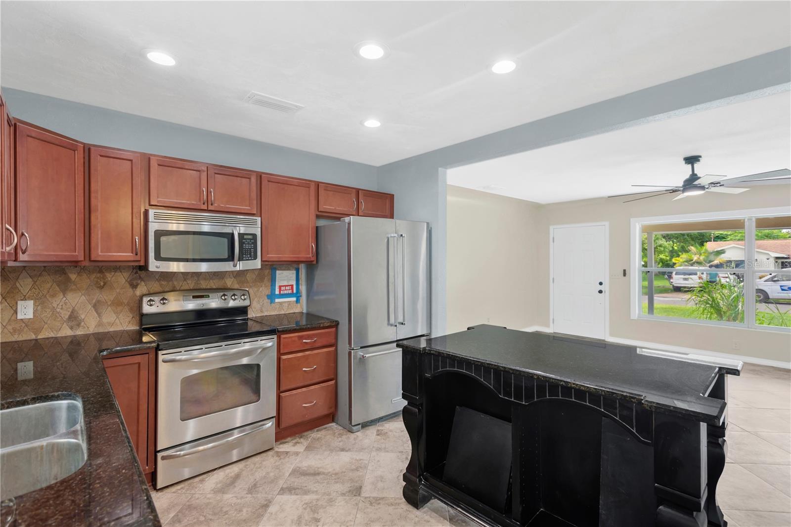 1801 CARLTON DR — photo 3