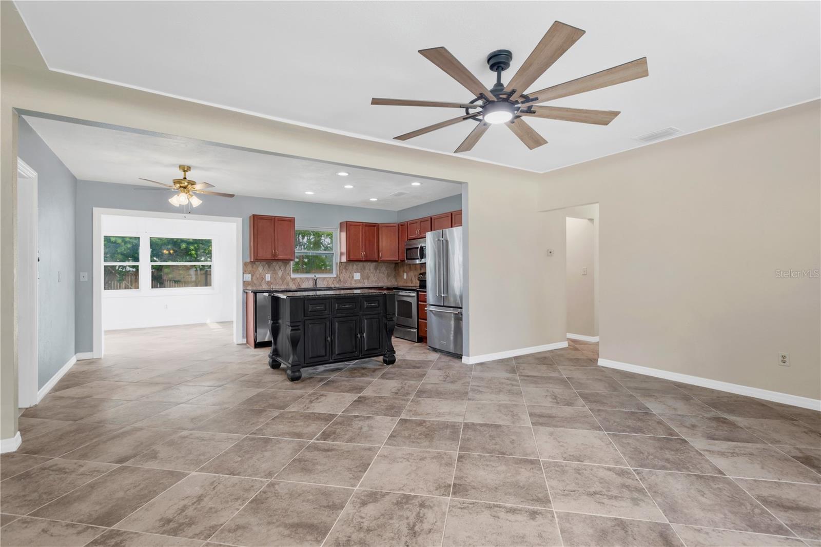 1801 CARLTON DR — photo 4
