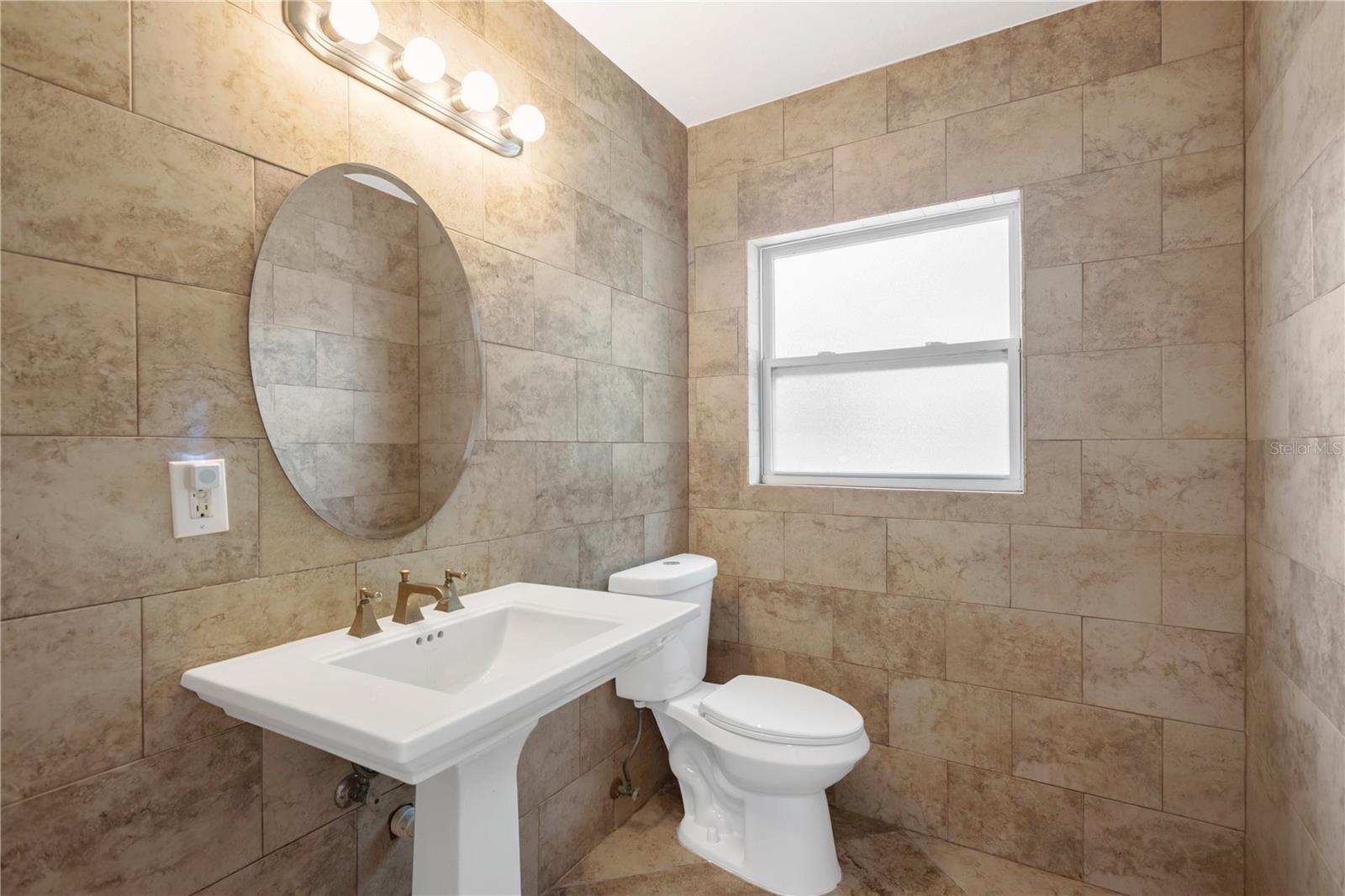 1801 CARLTON DR — photo 10