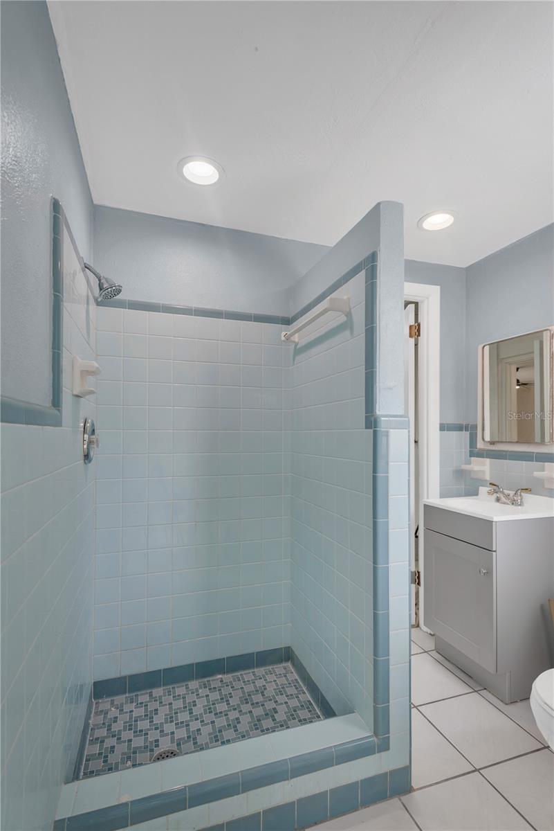 1801 CARLTON DR — photo 15